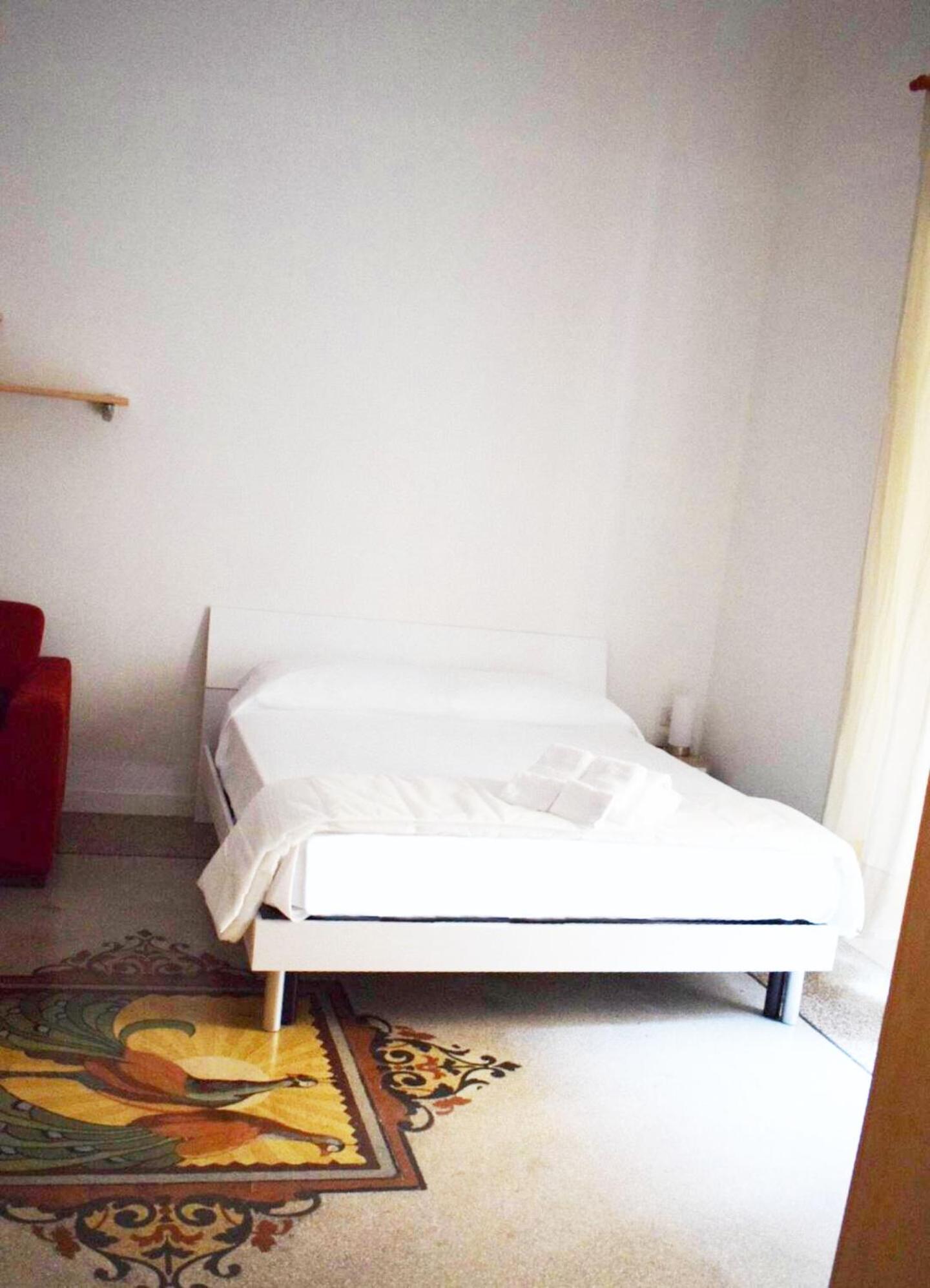 One-Bedroom Apartment - Photo 4
