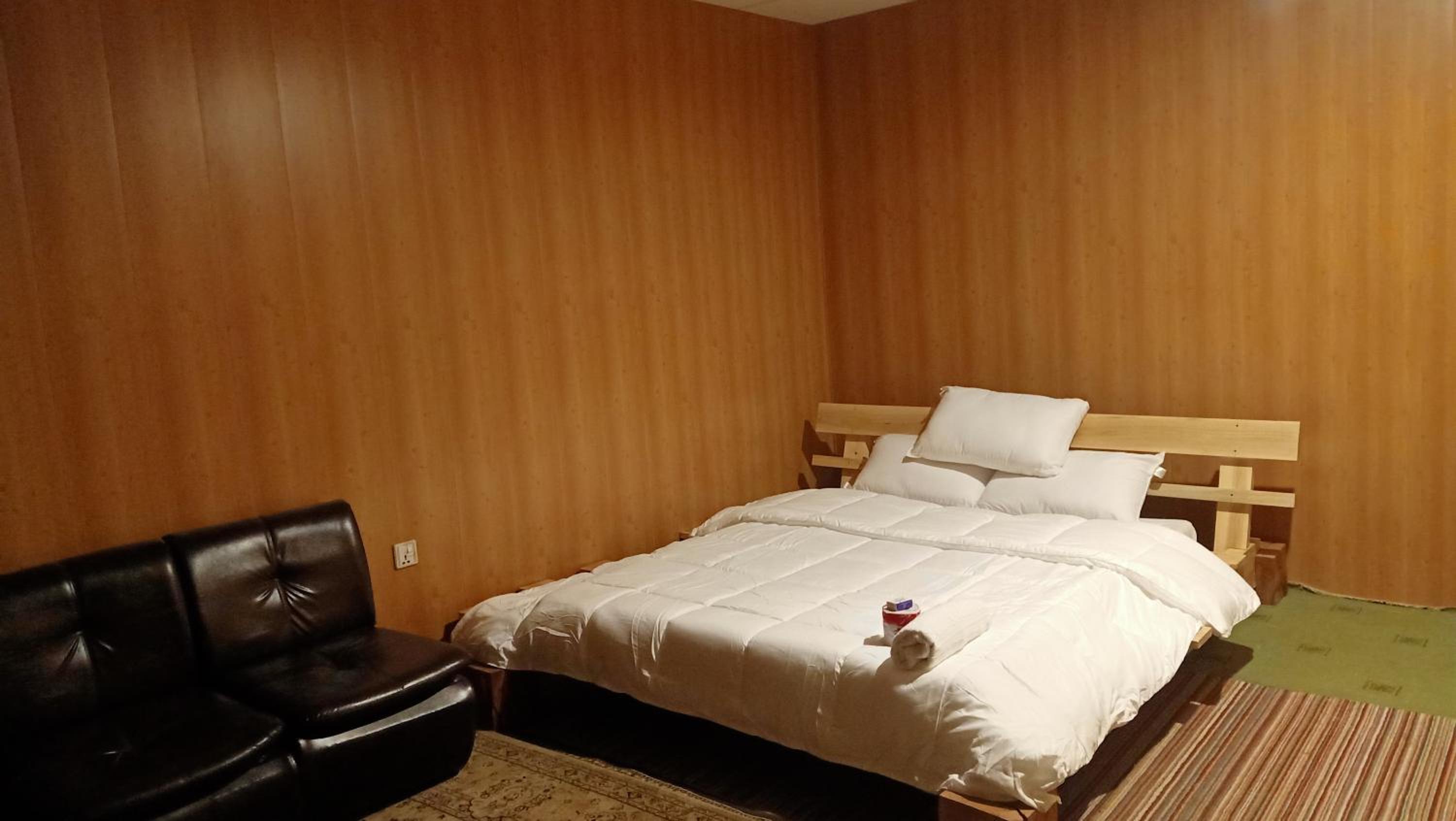 Double or Twin Room with Mountain View photo 2