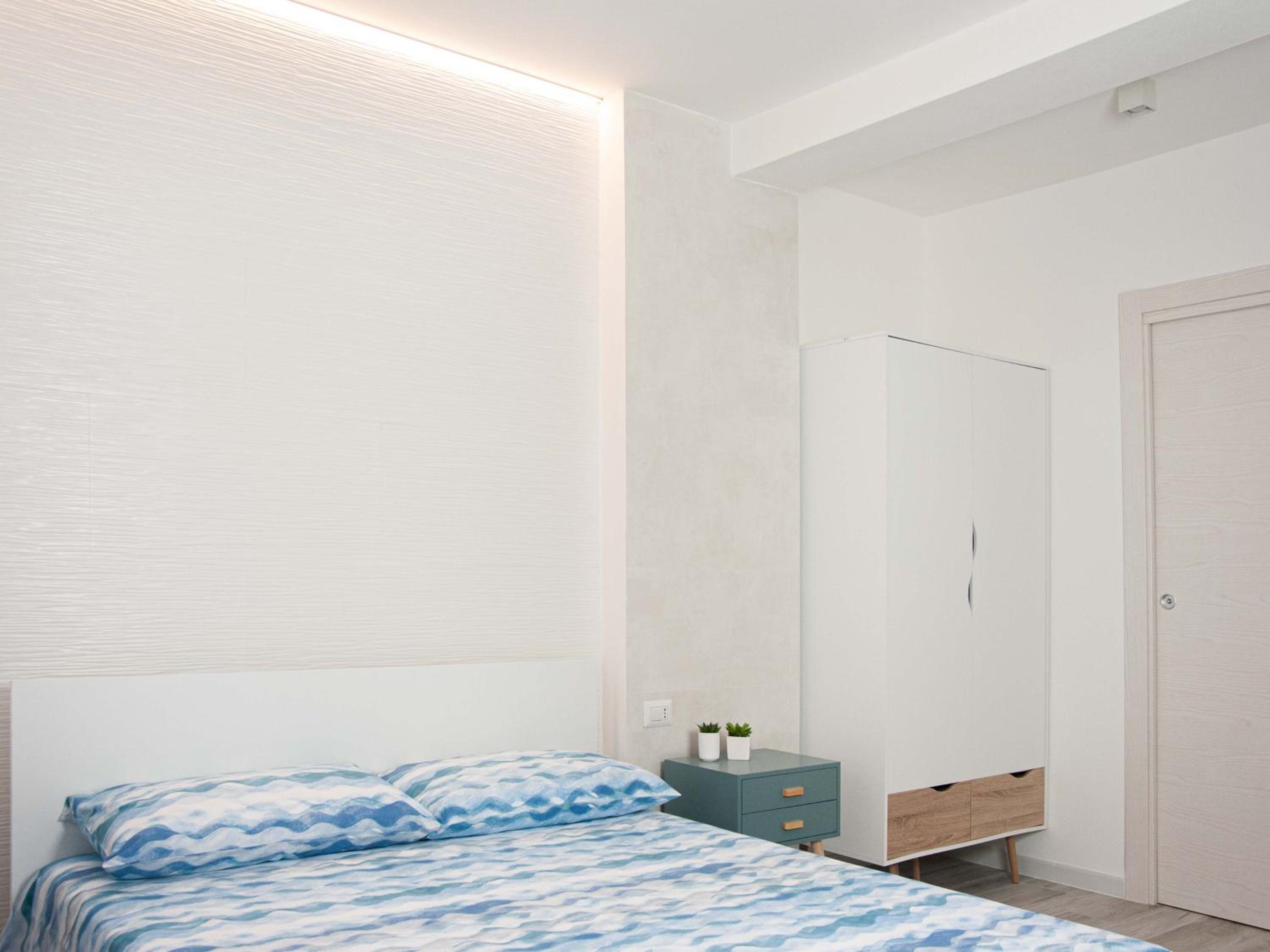 Double Room with Private Bathroom - Photo 7