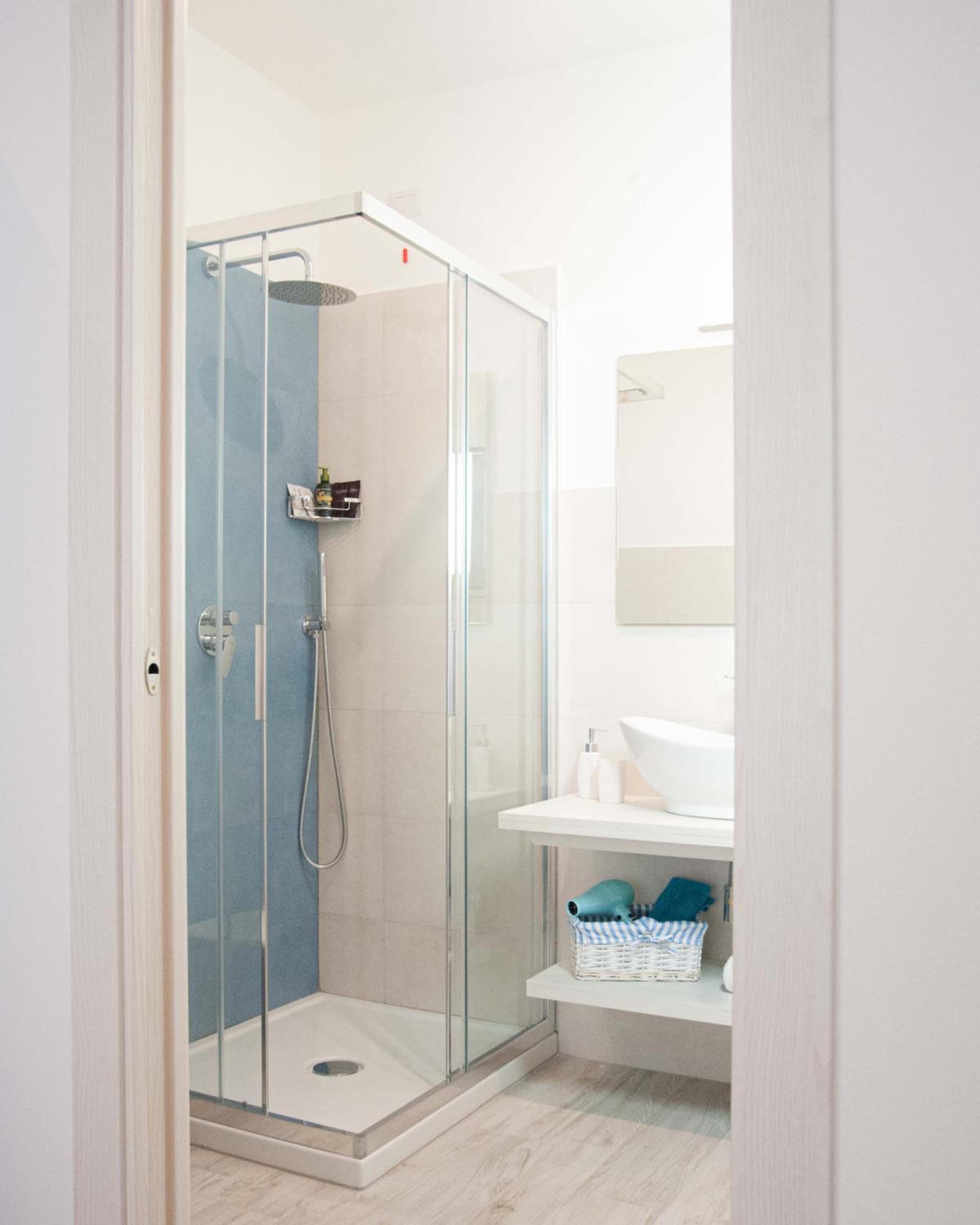 Double Room with Private Bathroom - Photo 3