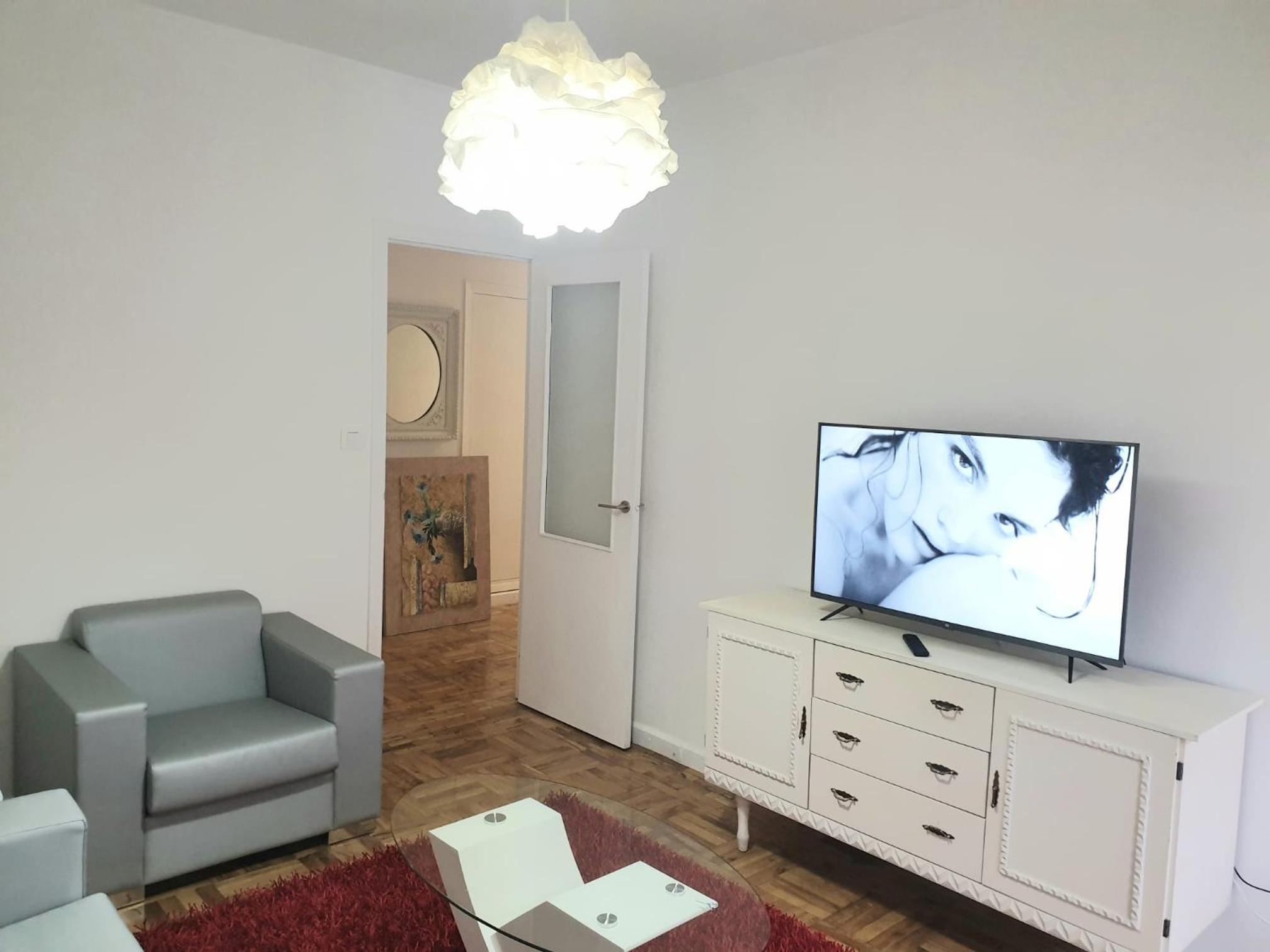 Three-Bedroom Apartment - Photo 25