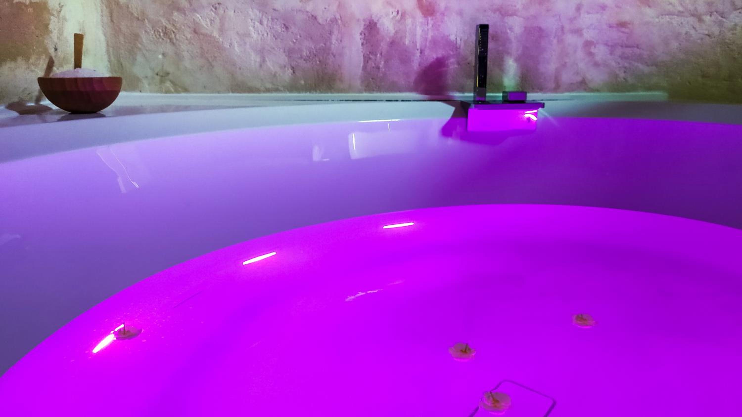 Deluxe Double or Twin Room with Spa Bath - Photo 15
