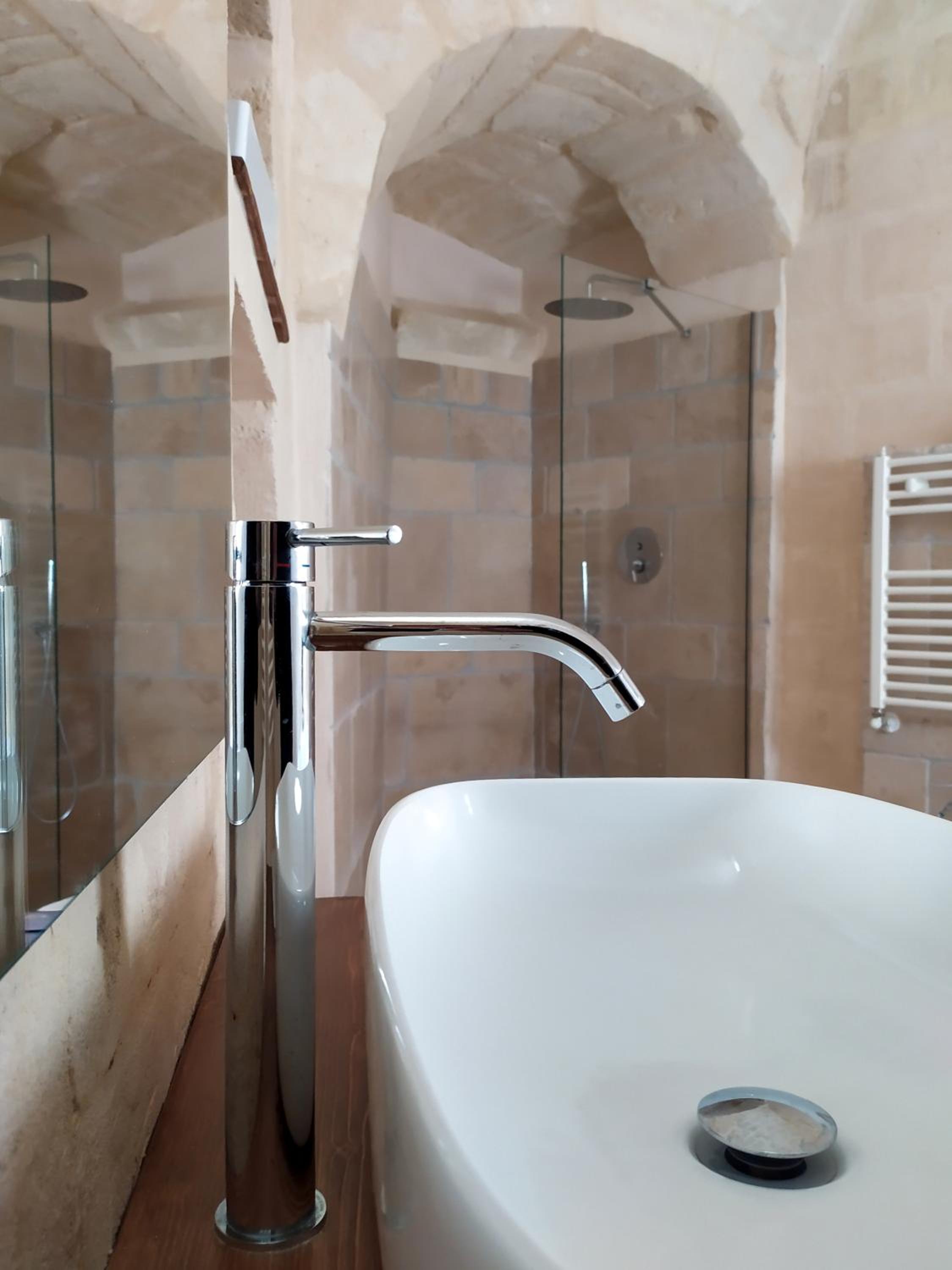 Deluxe Double or Twin Room with Spa Bath - Photo 22