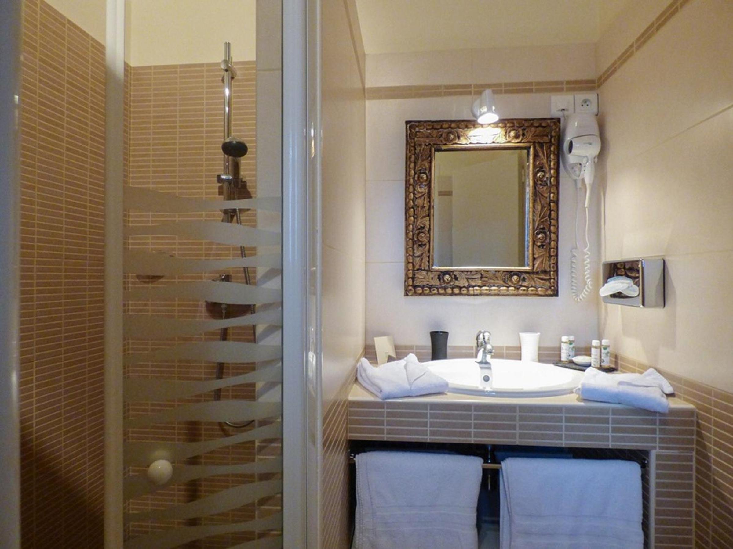 Comfort Double Room with Garden View - Photo 10