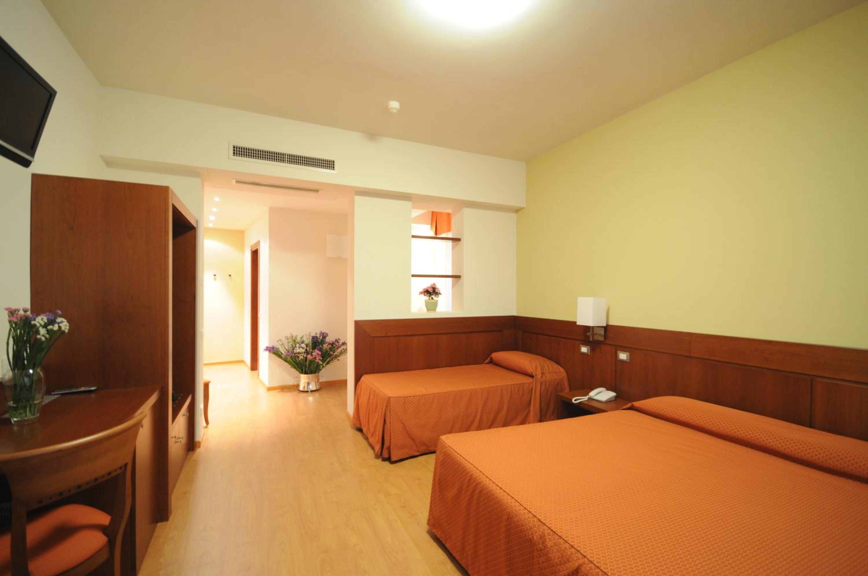 Triple Room photo 1