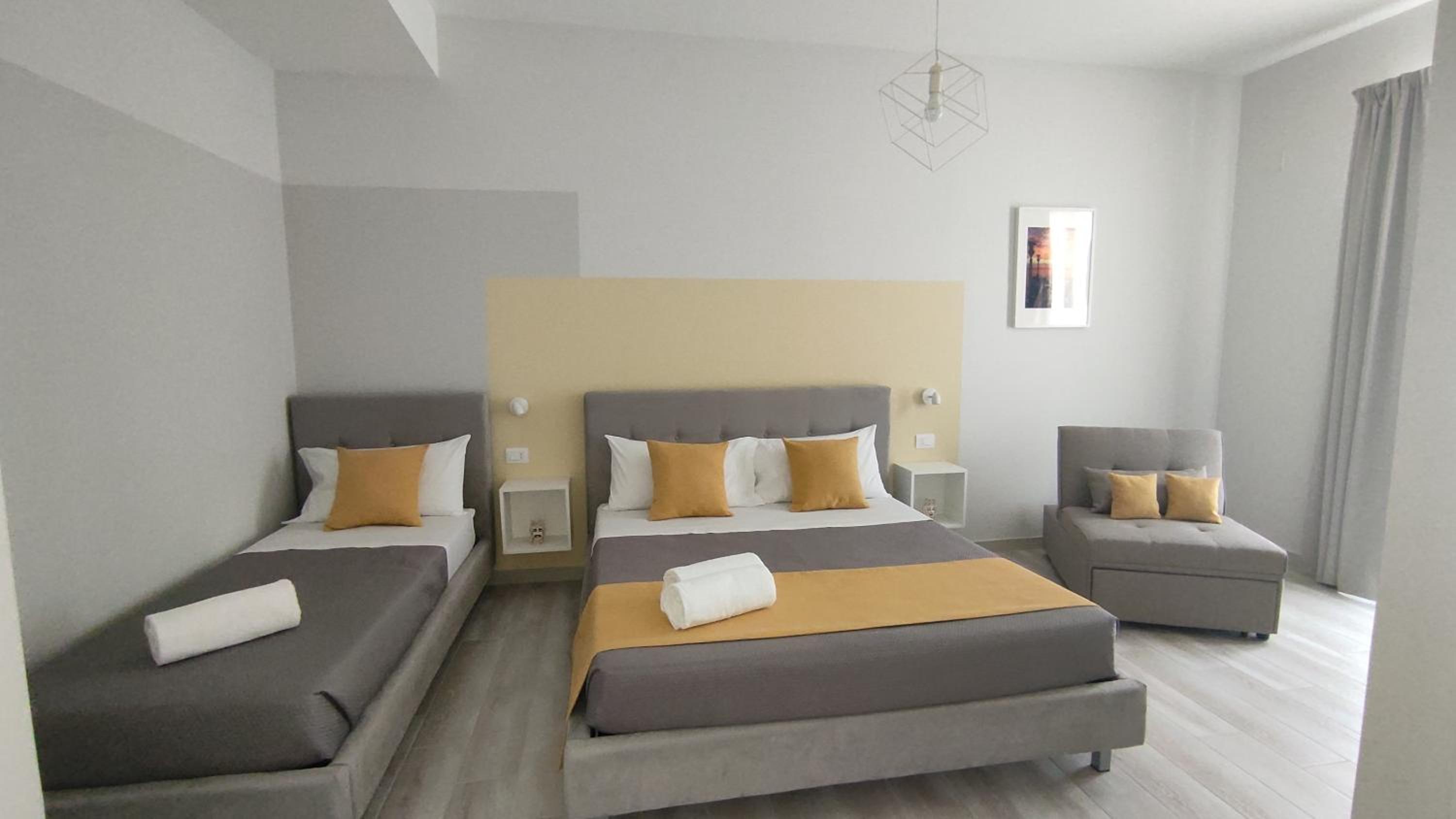 Quadruple Room with Private Bathroom photo 2