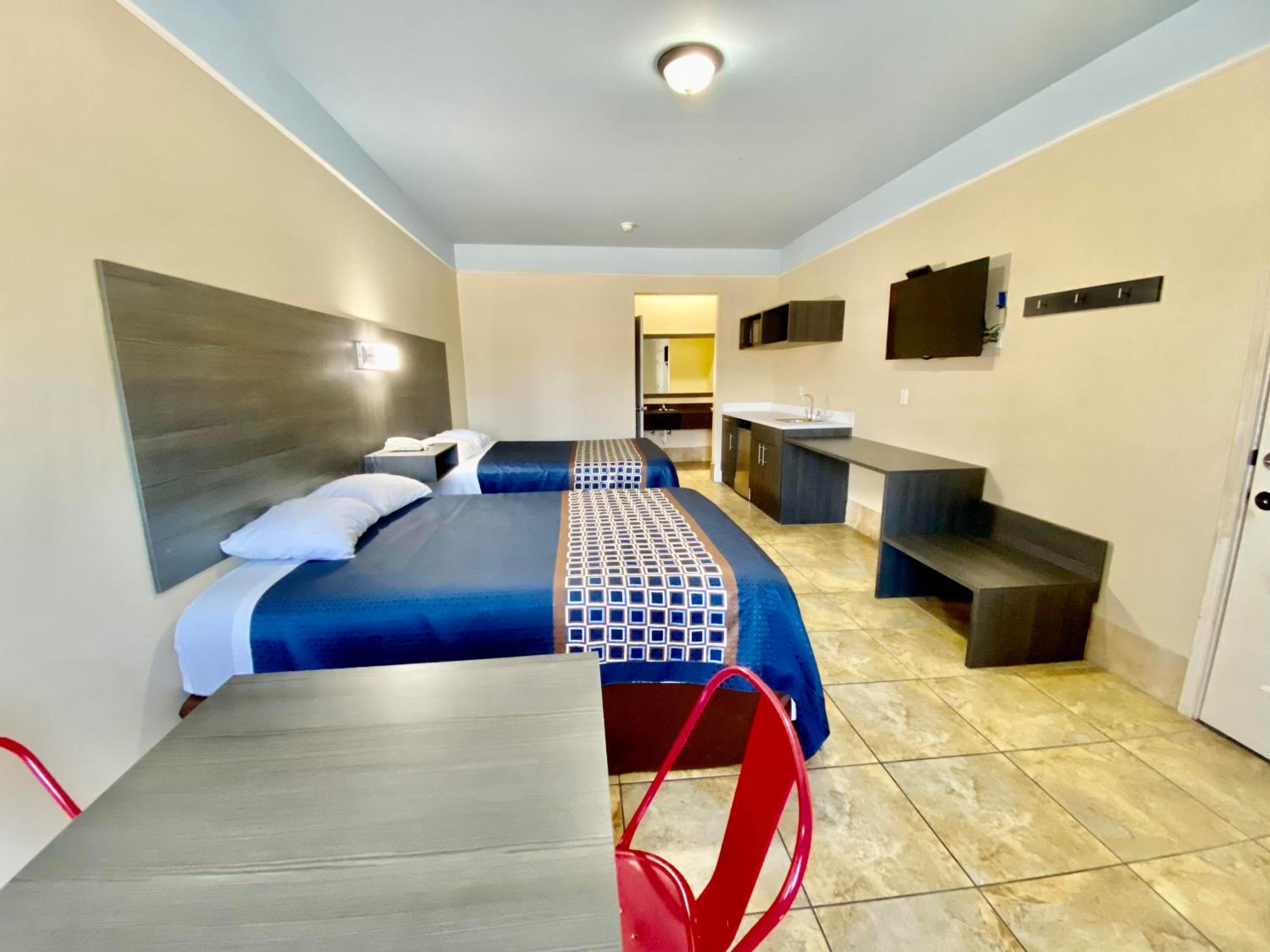 Superior Suite with Kitchenette - Photo 1
