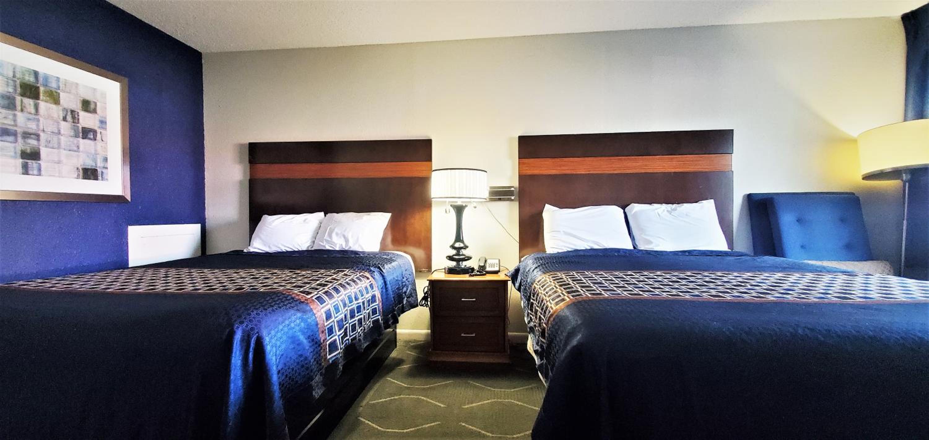 Deluxe Double Room (2 Adults + 1 Child) - Photo 3
