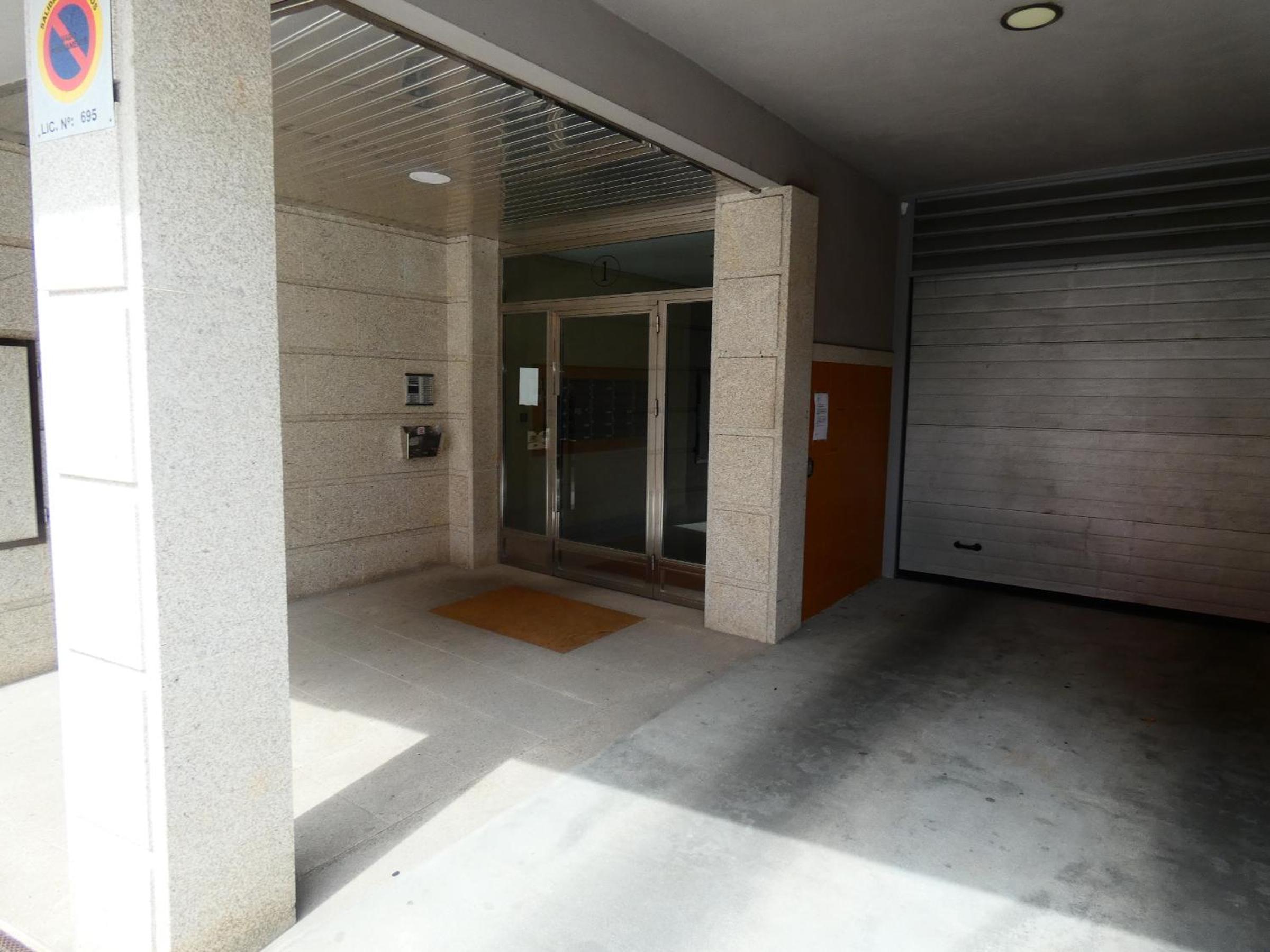 Two-Bedroom Apartment - Photo 2