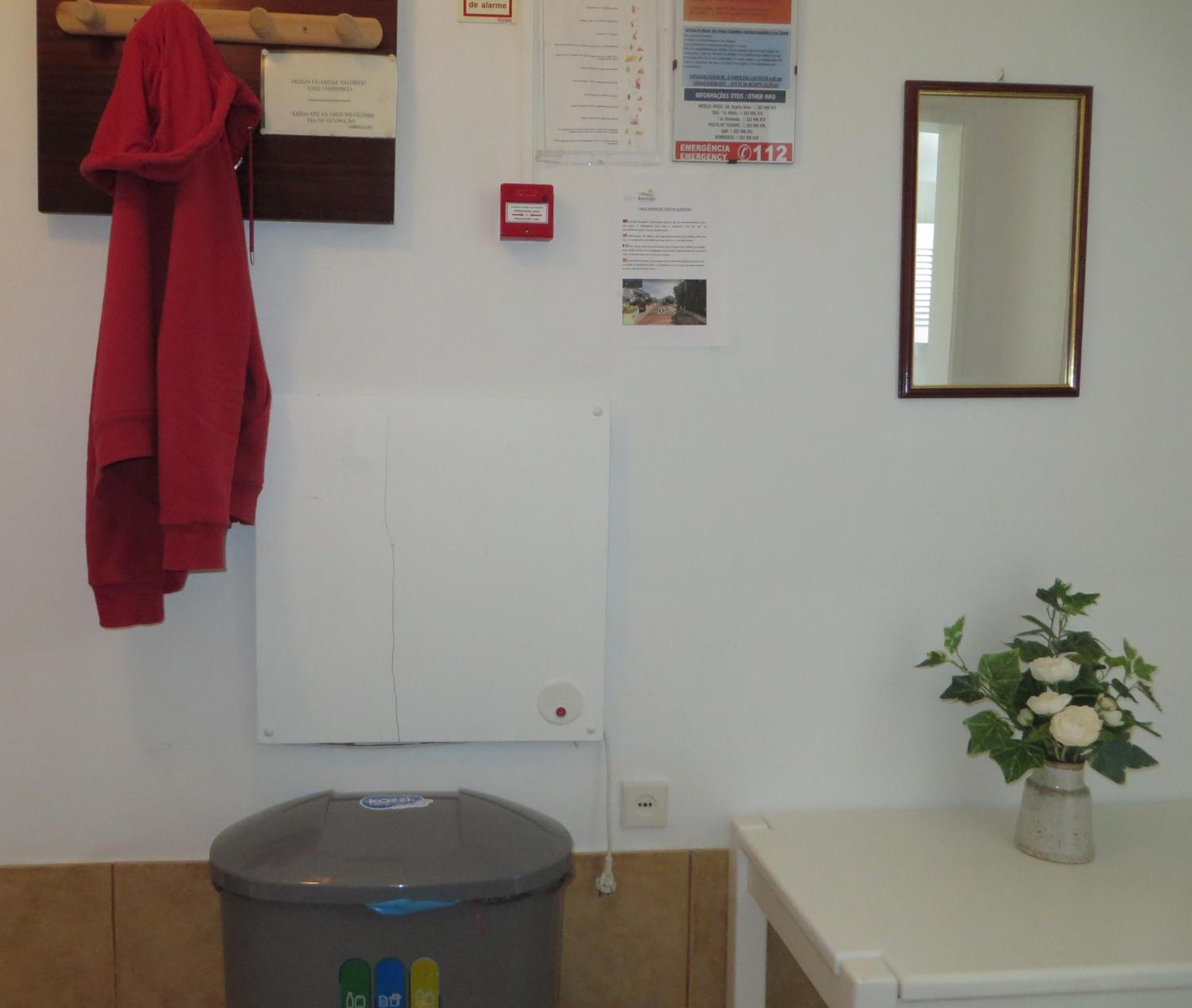 Two-Bedroom House - Photo 19