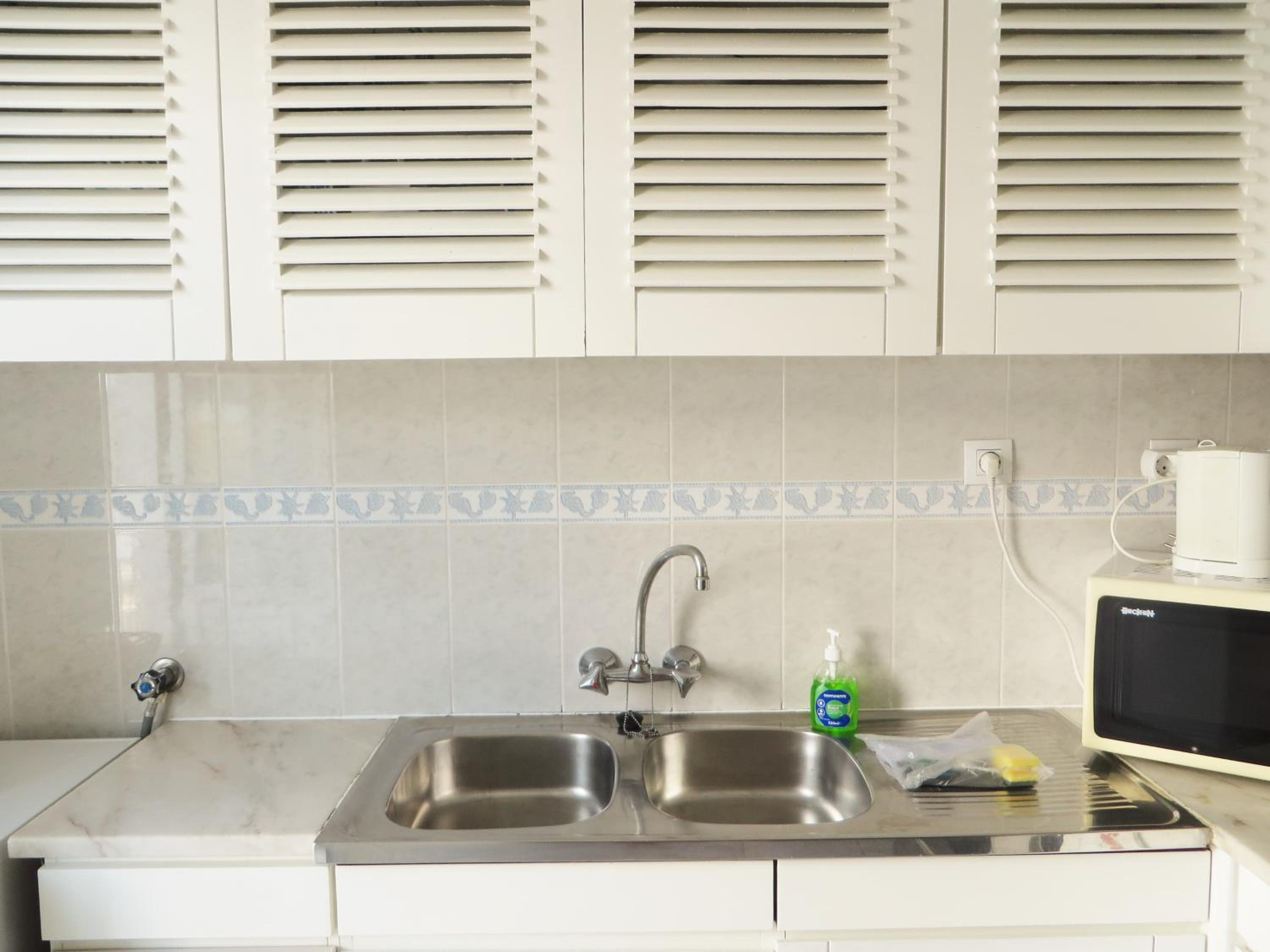 Two-Bedroom House - Photo 6