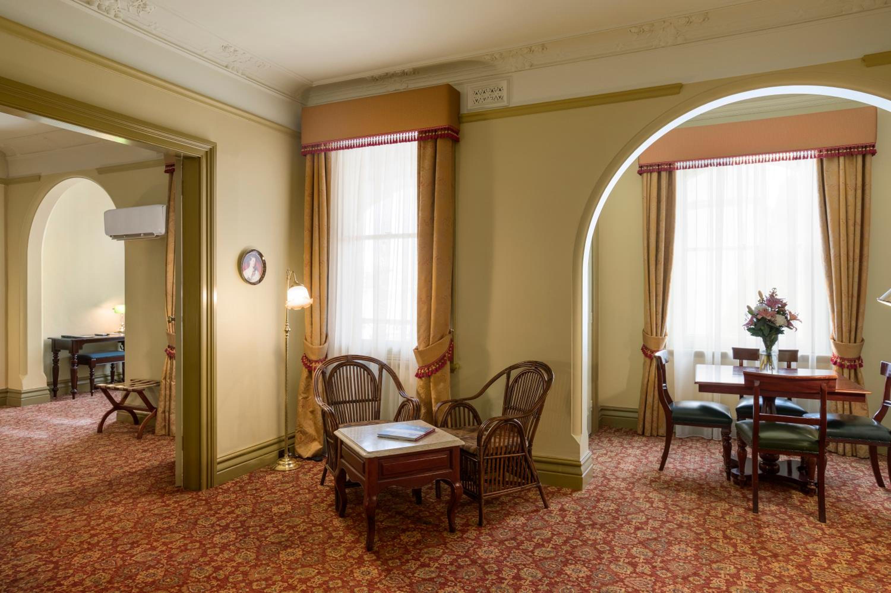 Victorian Suite with Free High Speed WiFi - Photo 9