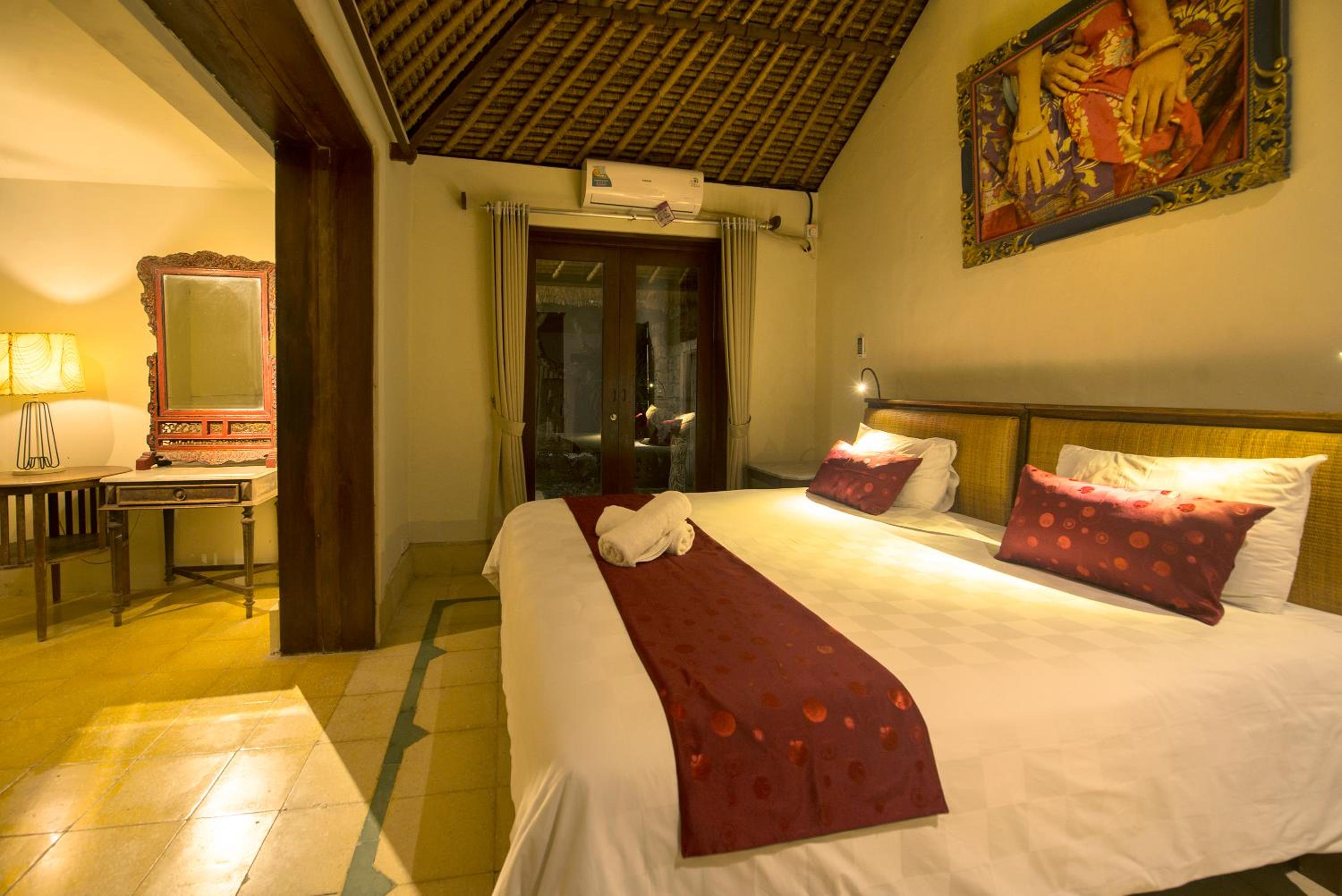 Two-Bedroom Cottage - Photo 1