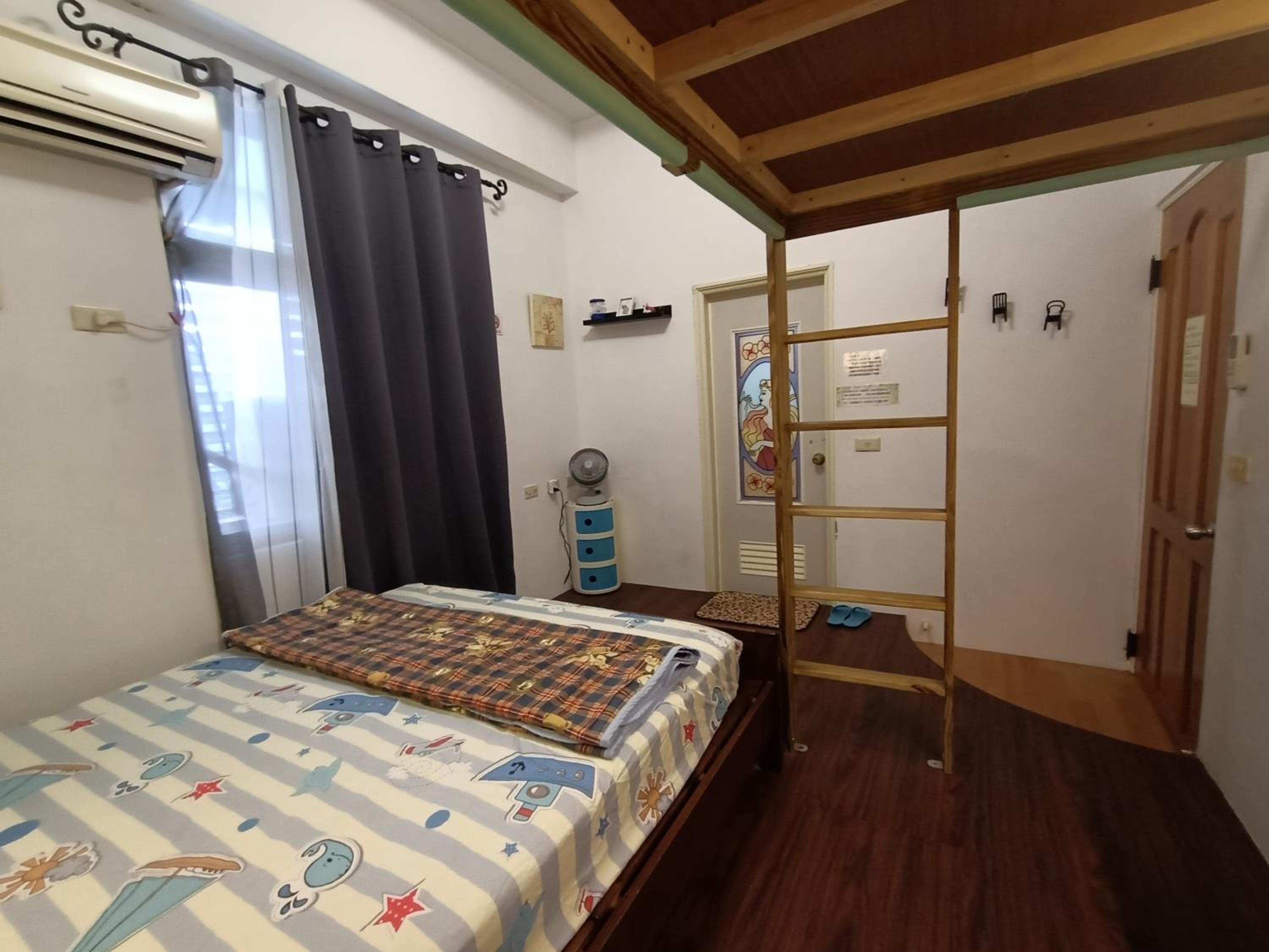 Triple Room with Private Bathroom photo 2