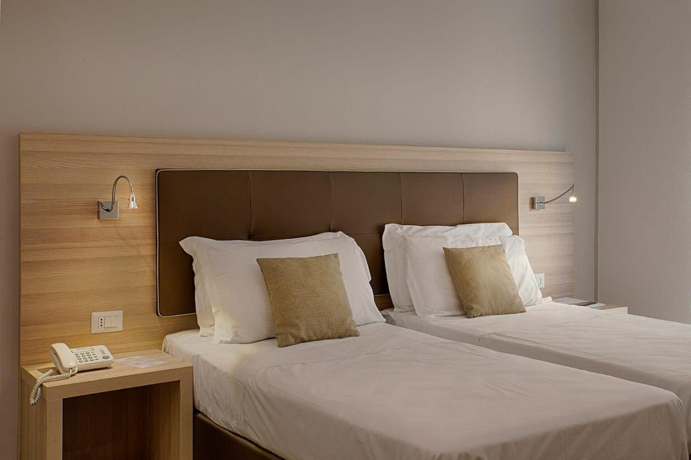 Standard Double Room - Photo 5