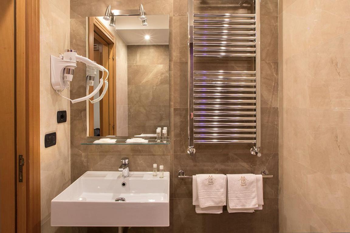 Superior Double Room - Photo 12
