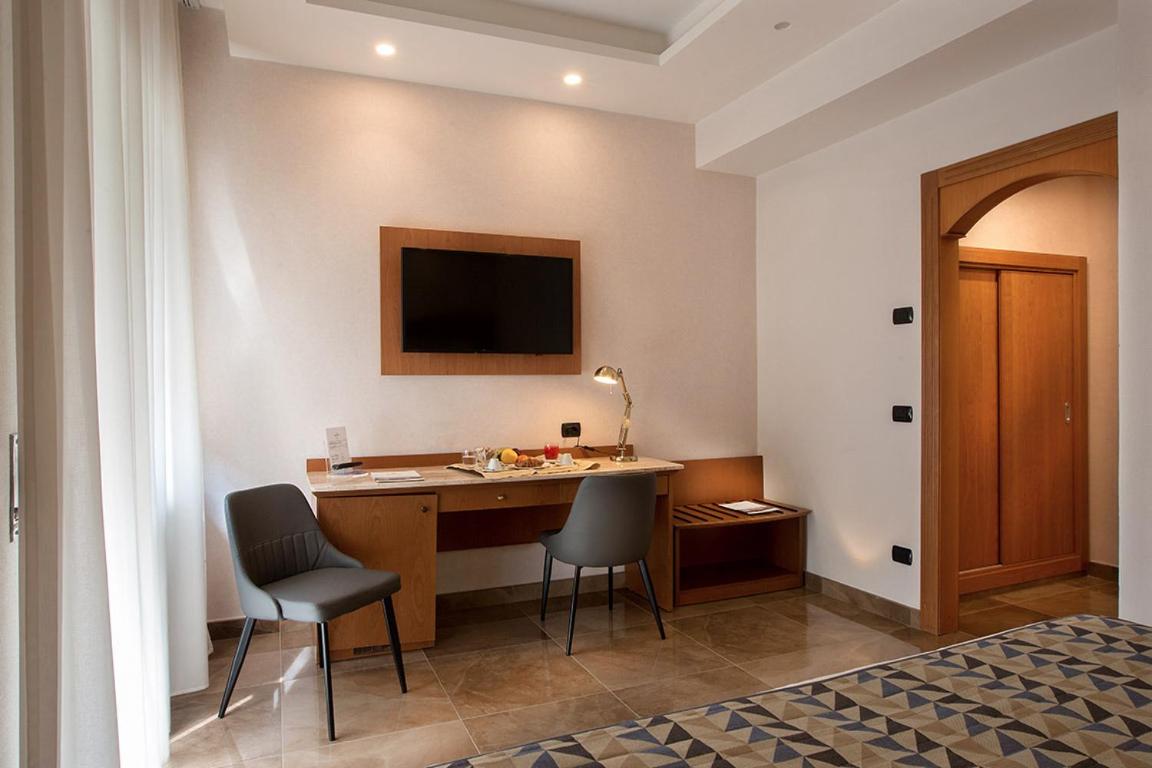 Superior Double Room - Photo 11