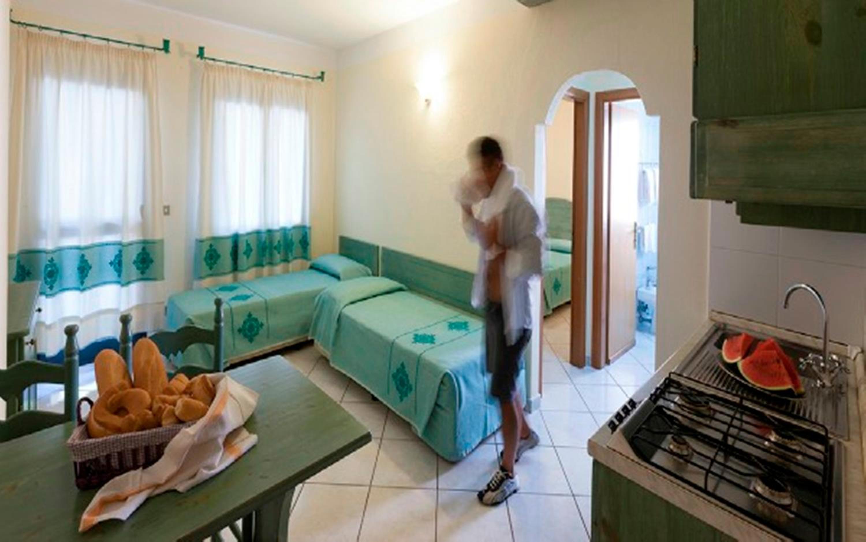 One-Bedroom Apartment (4 Adults) - Photo 7