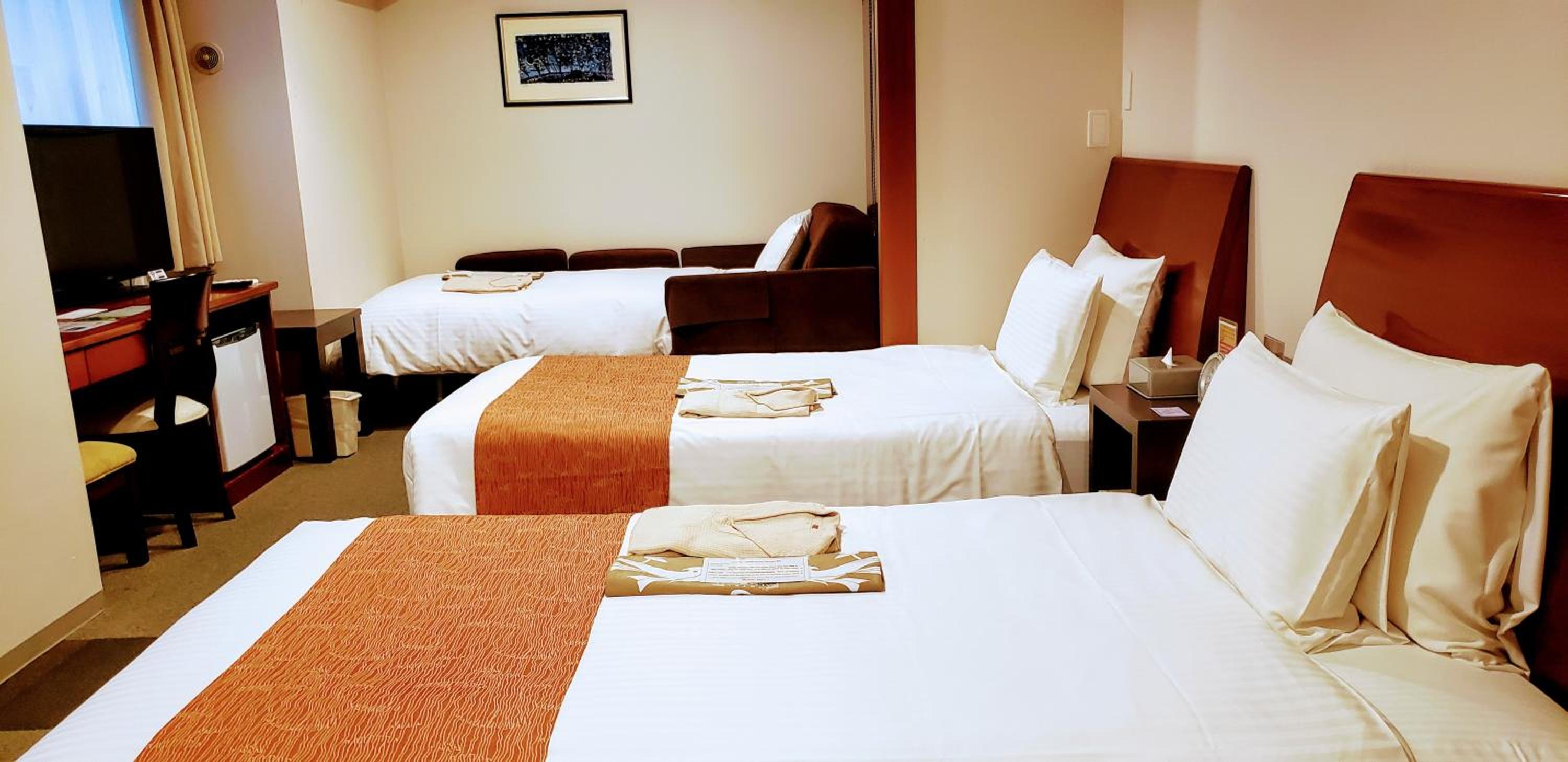 Superior Twin Room With Extra Bed - Non-Smoking - Photo 4