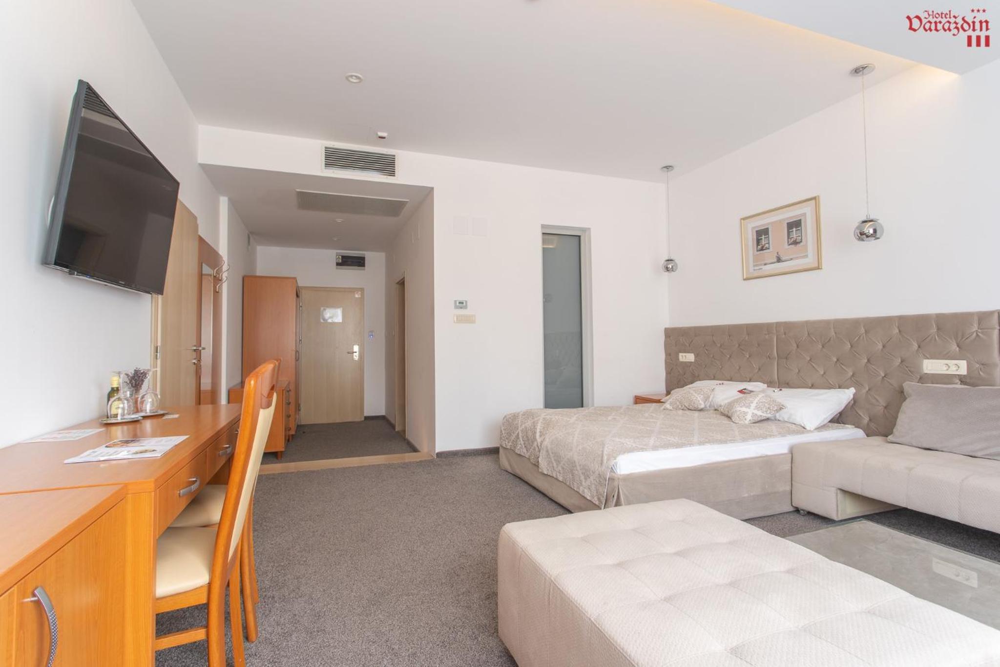 Deluxe Triple Room - Photo 4