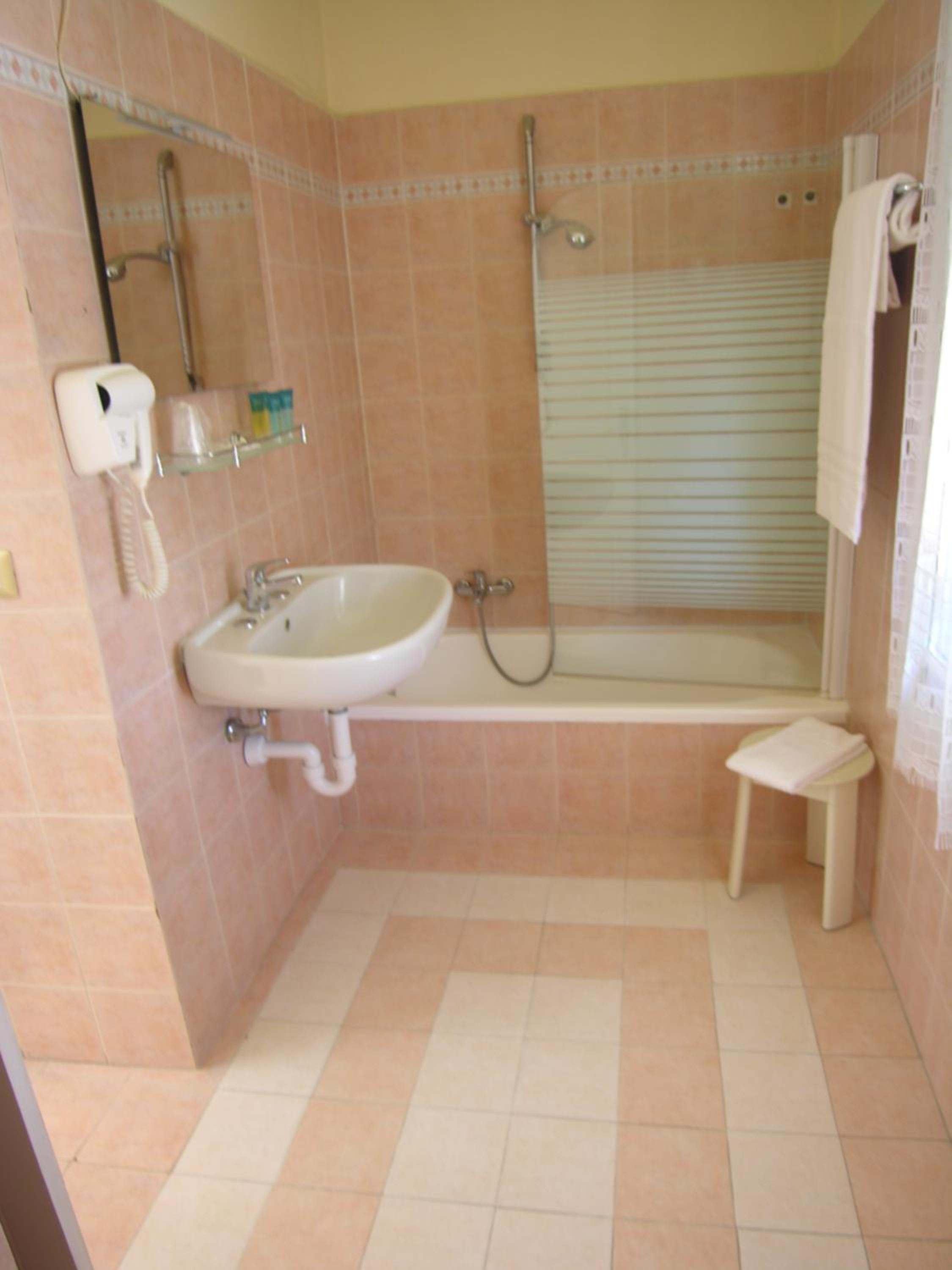 Double Room with Sea View - Photo 4