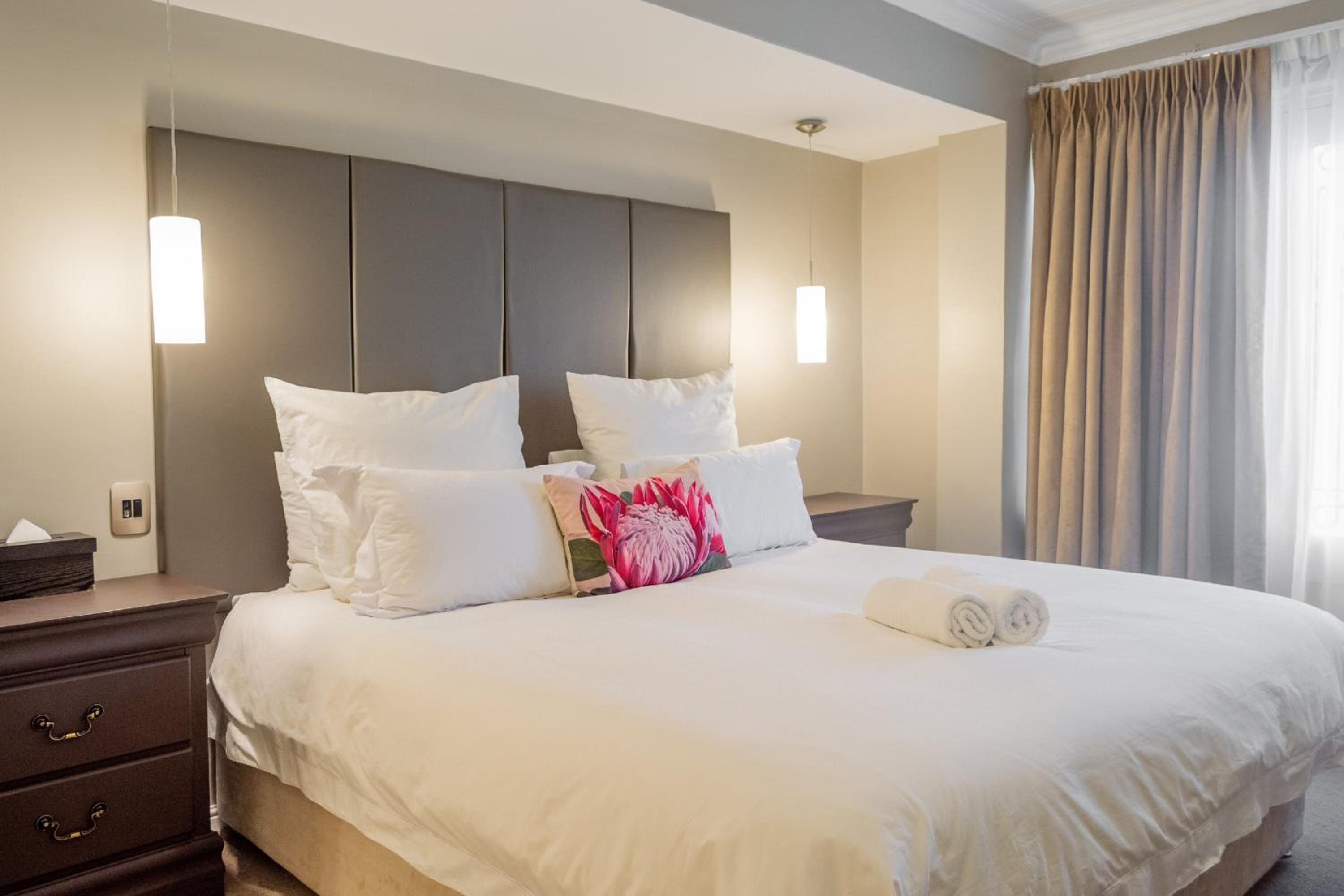 1 Bedroom Executive Suite - Photo 3