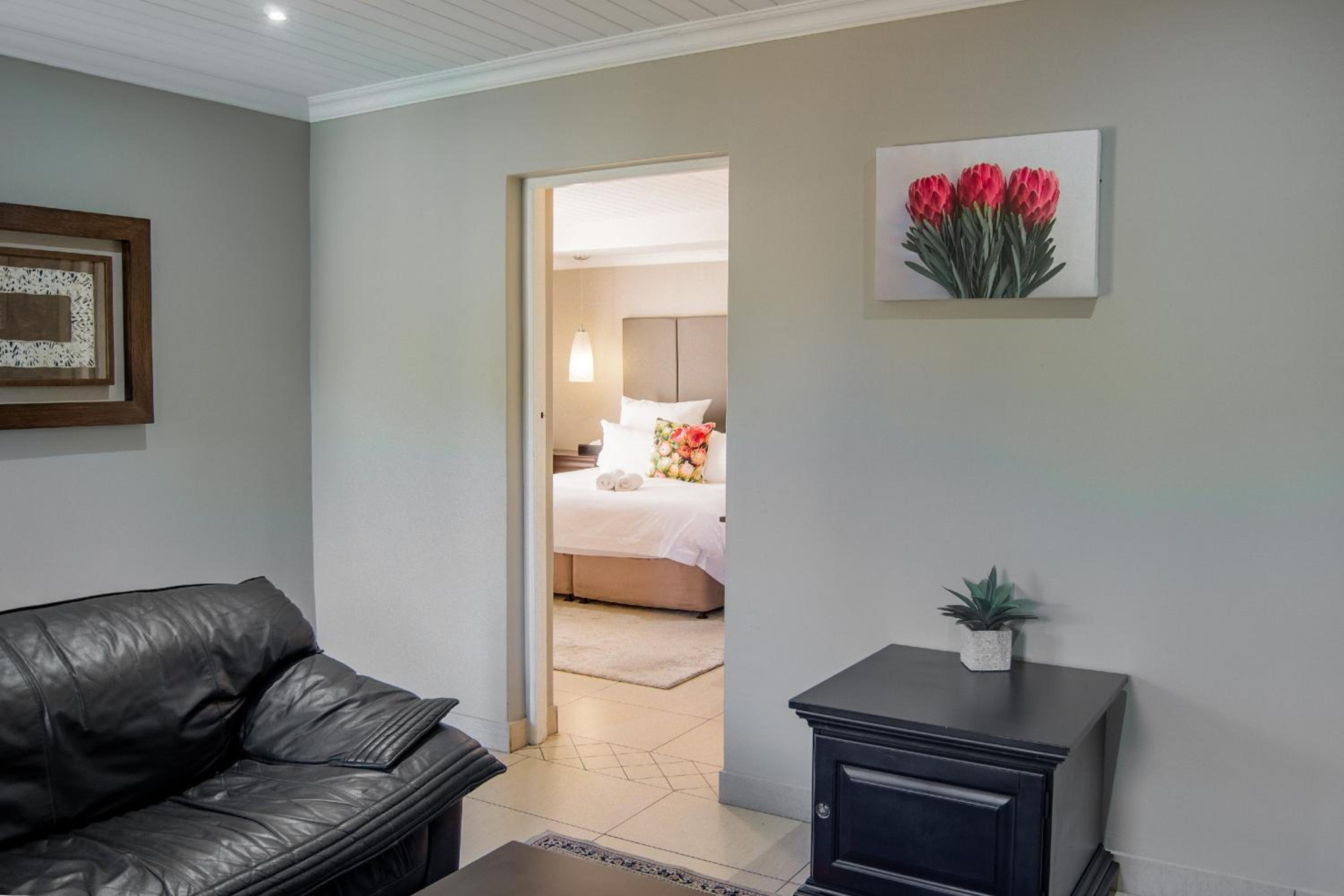 1 Bedroom Executive Suite - Photo 4