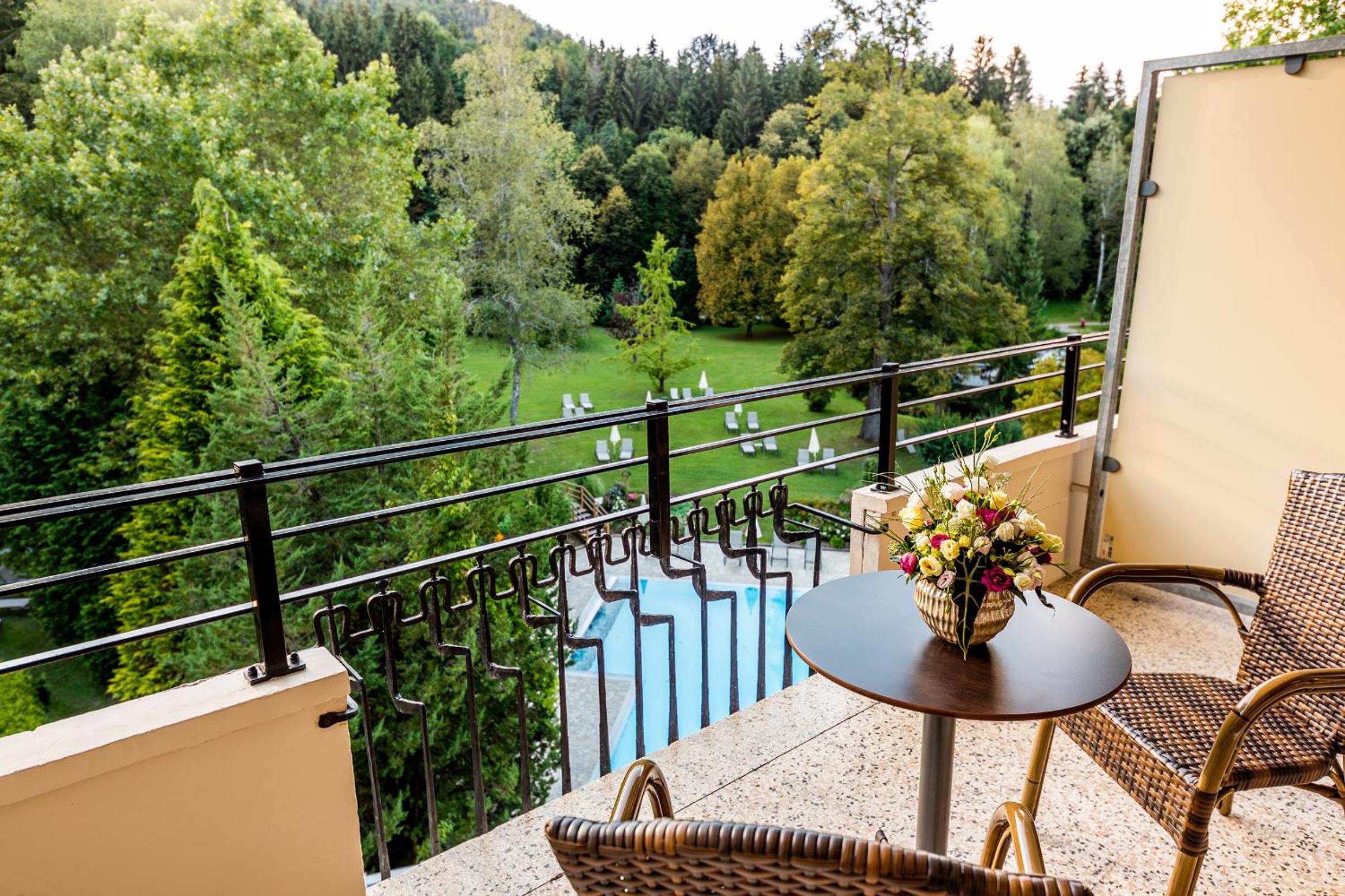 Double Room Parkallee with Park View - Photo 5
