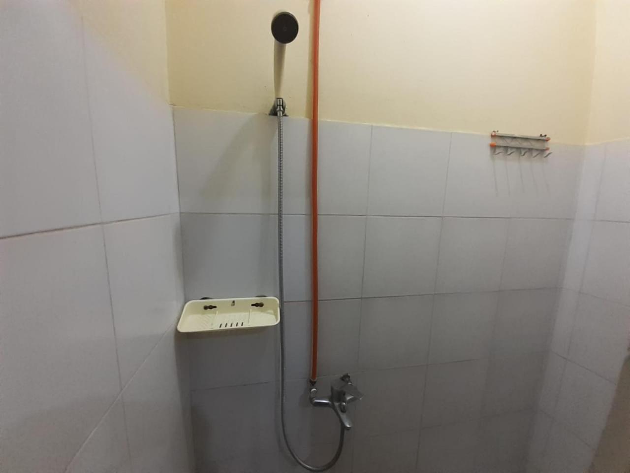 Double Room with Private Bathroom - Photo 8