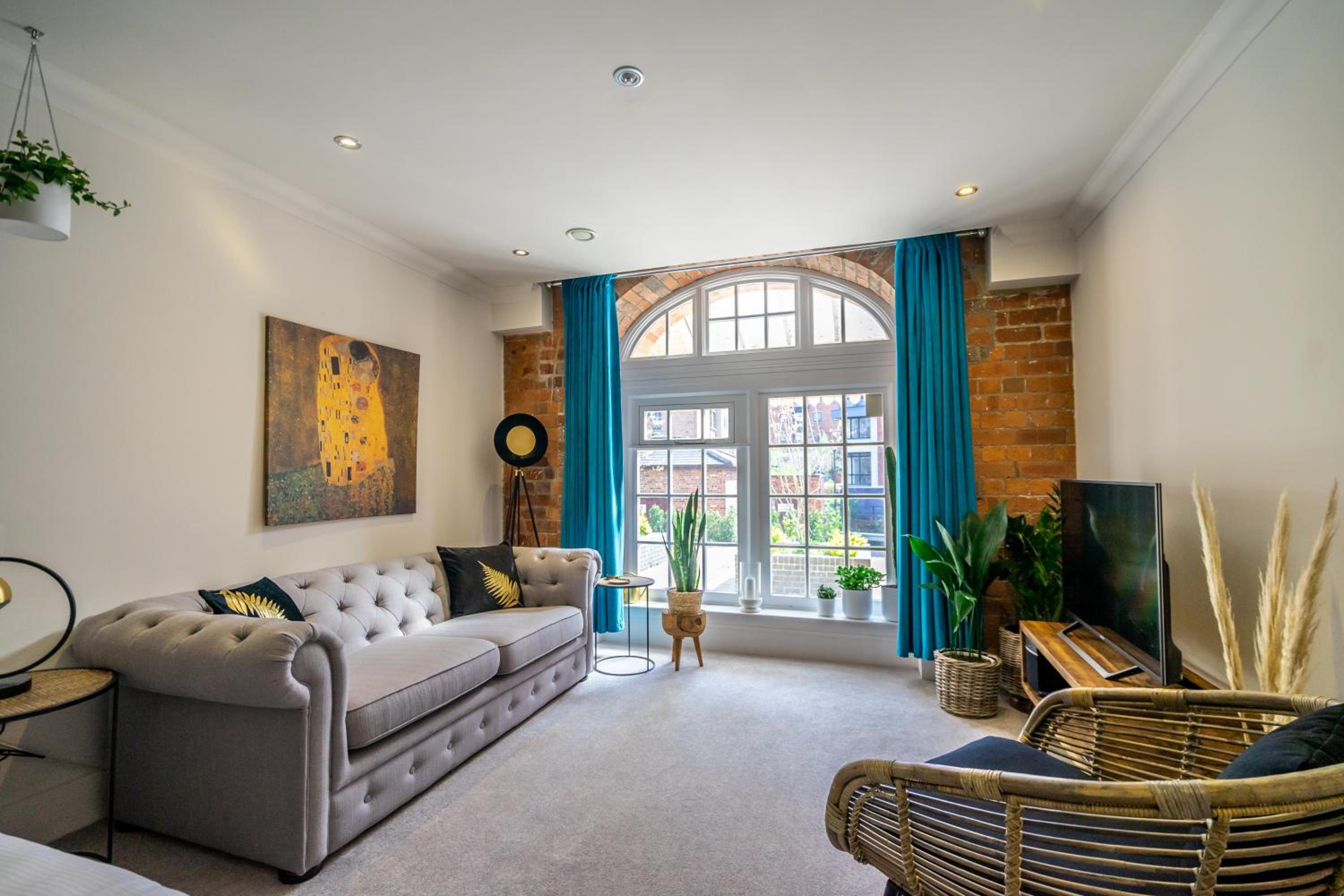 Studio Apartment