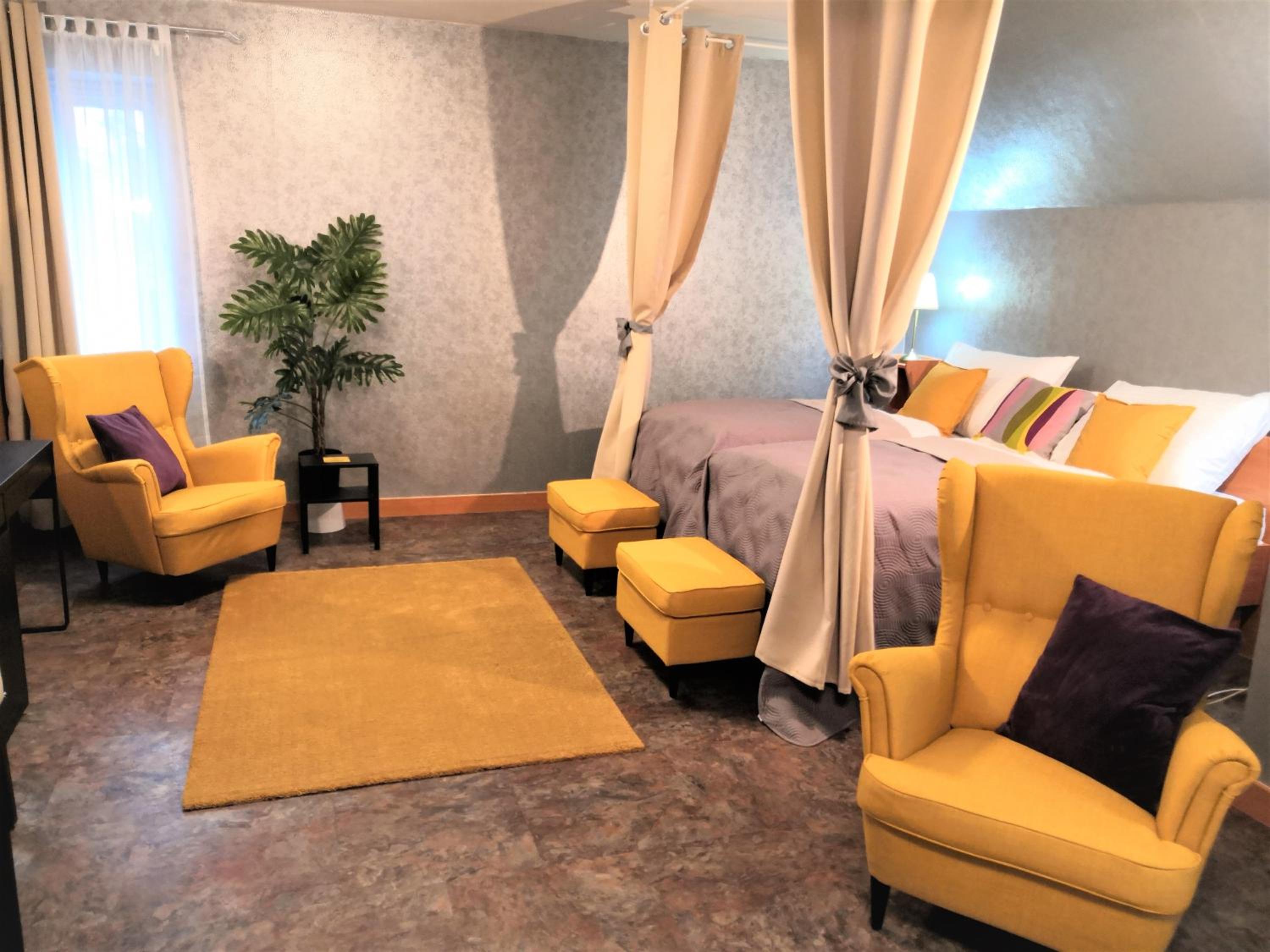 Suite - Photo 5