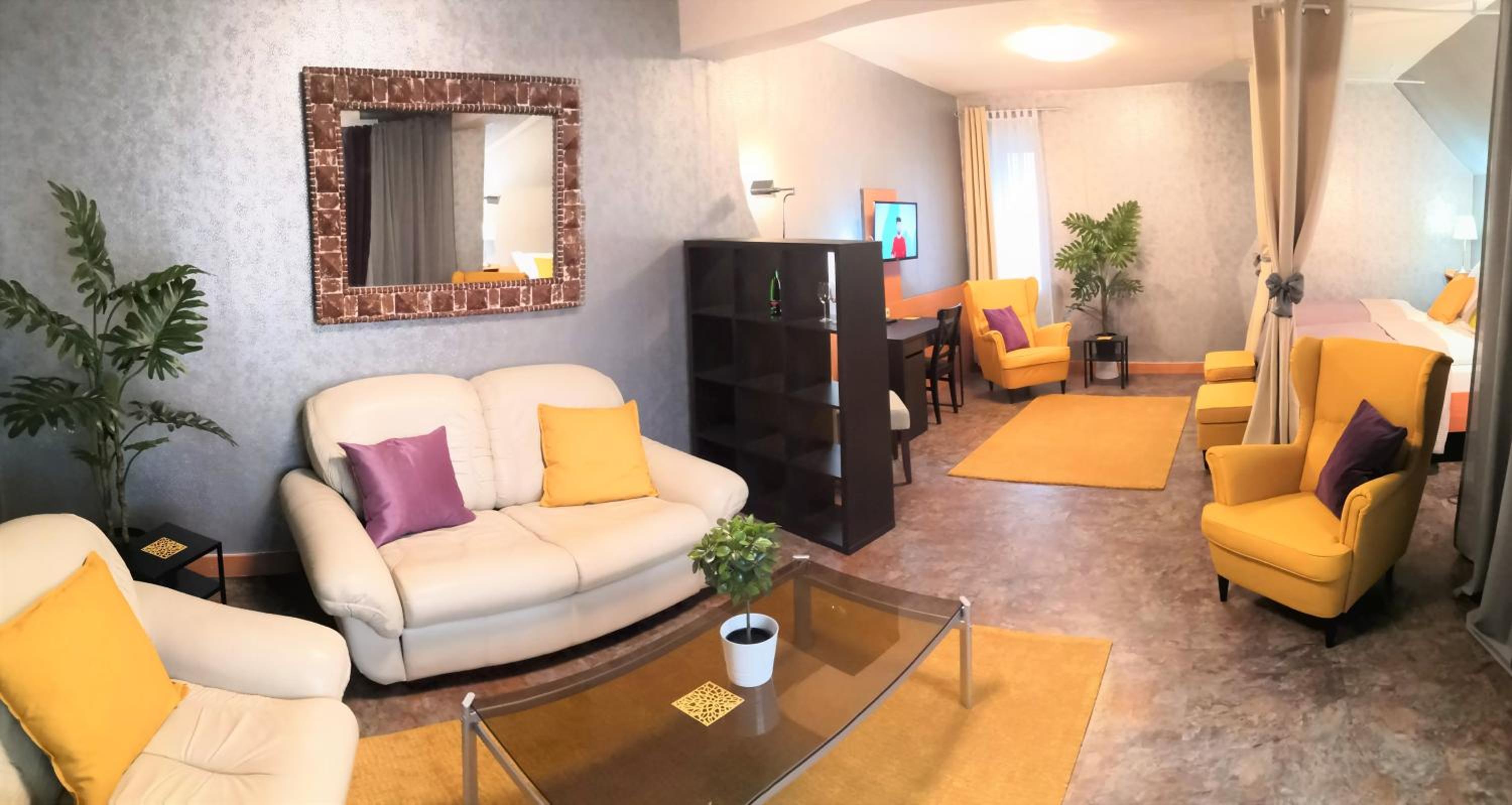 Suite - Photo 4