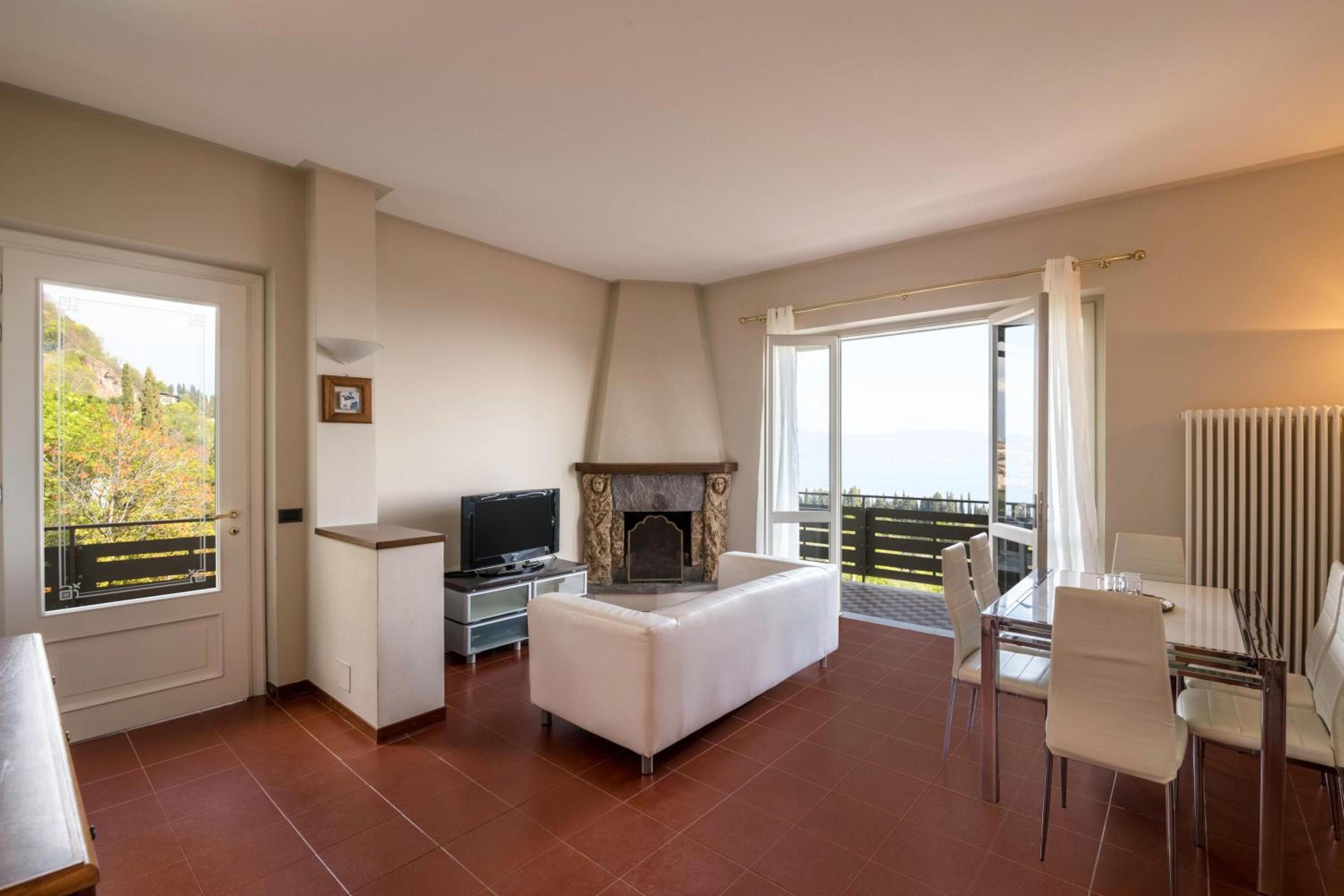 Villa photo 1