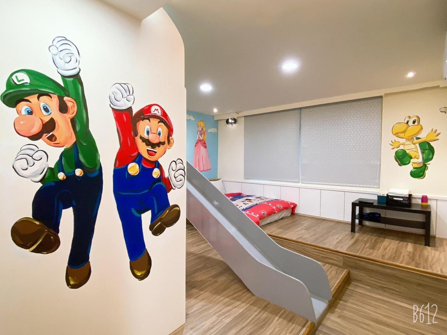Family Room - Photo 5