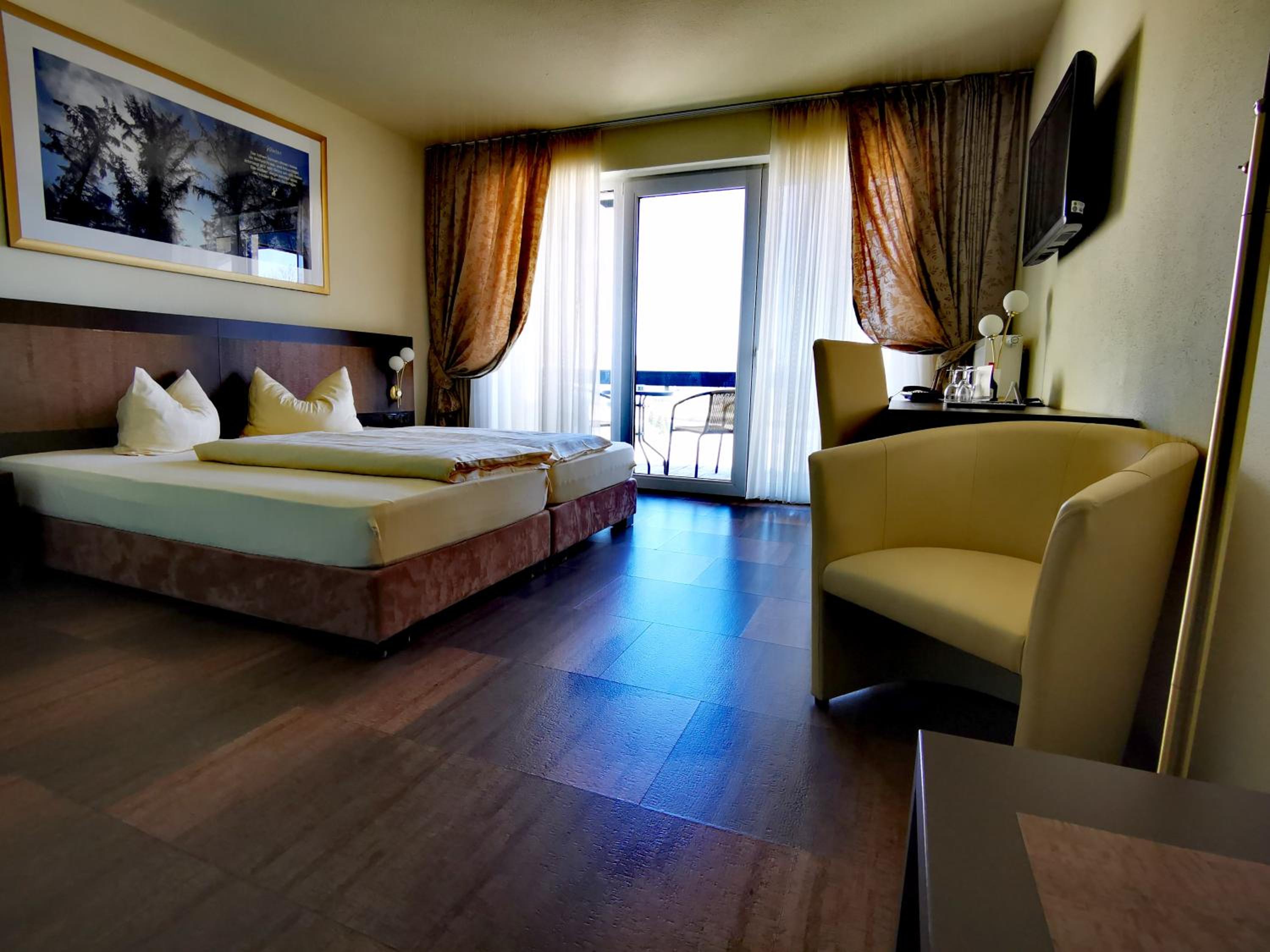 Double or Twin Room with Forest View - Photo 2