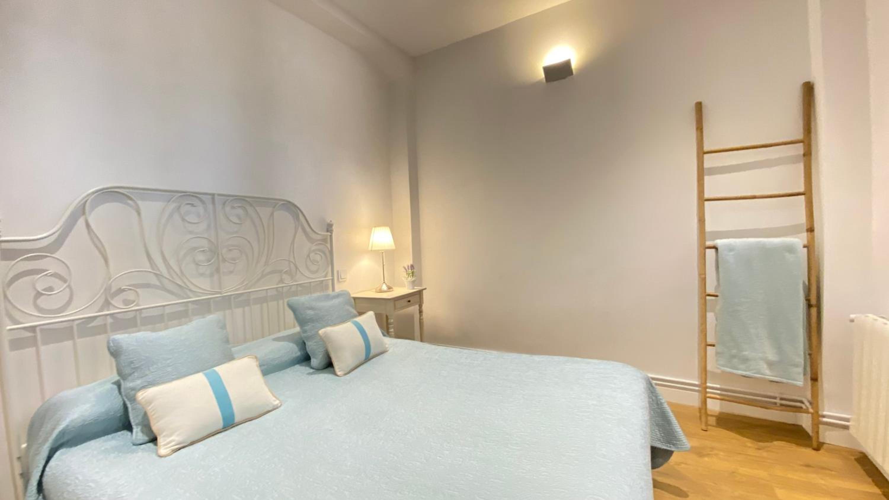 Three-Bedroom Apartment - Photo 3