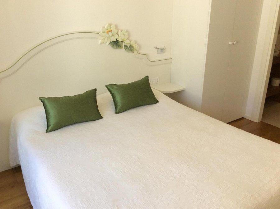 Double Room with Private Bathroom - Photo 7