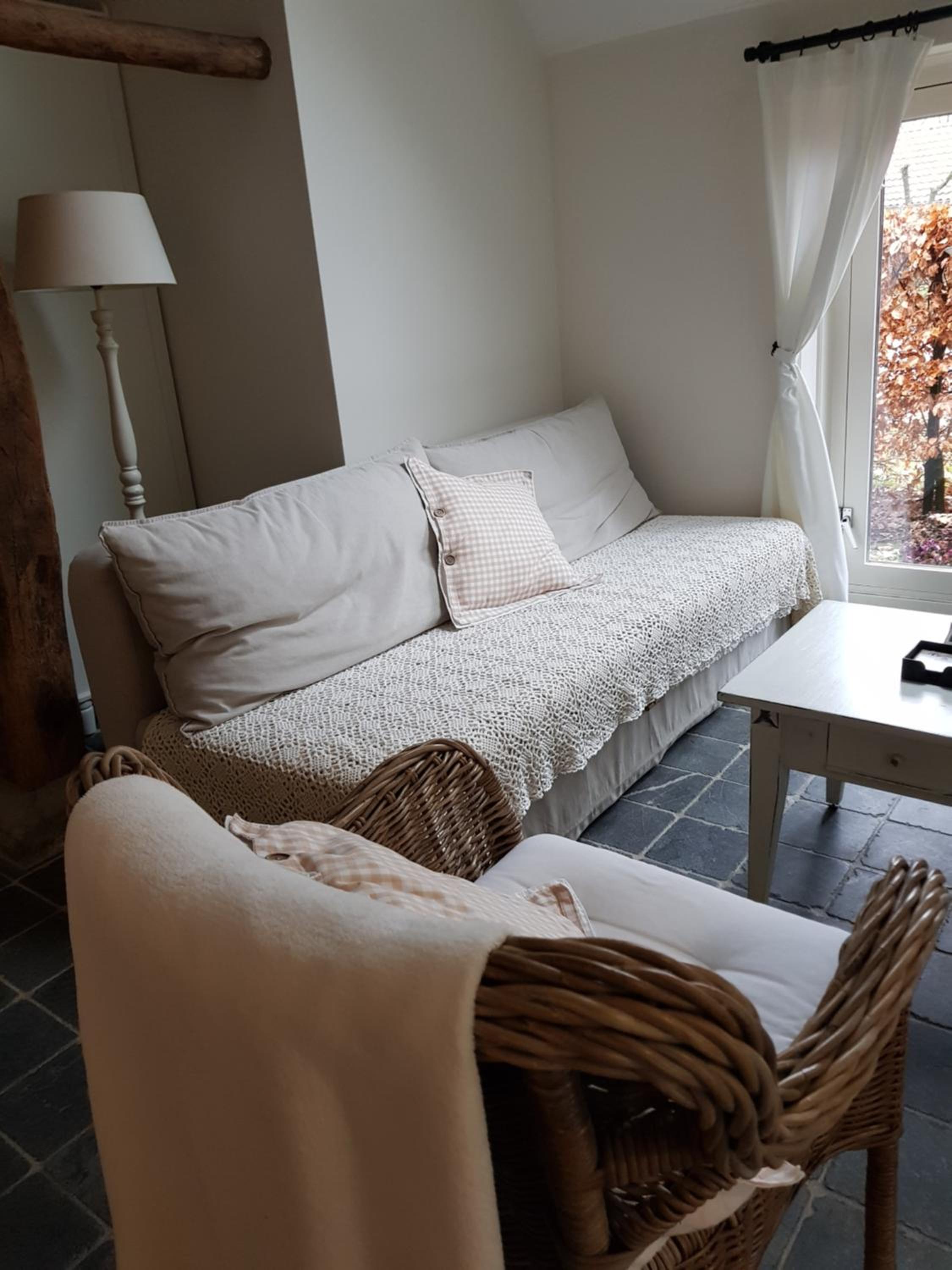 One-Bedroom Apartment - Photo 3
