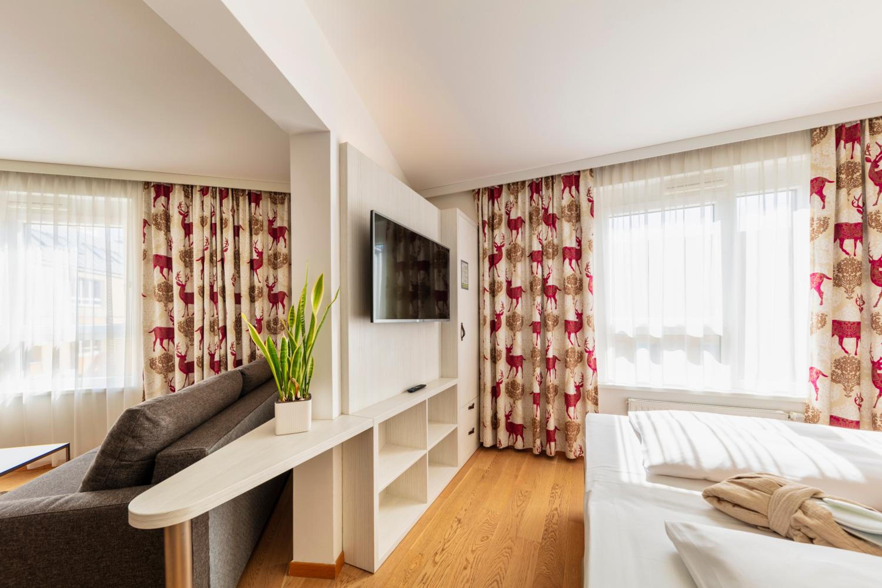 Suite with Garden View photo 2