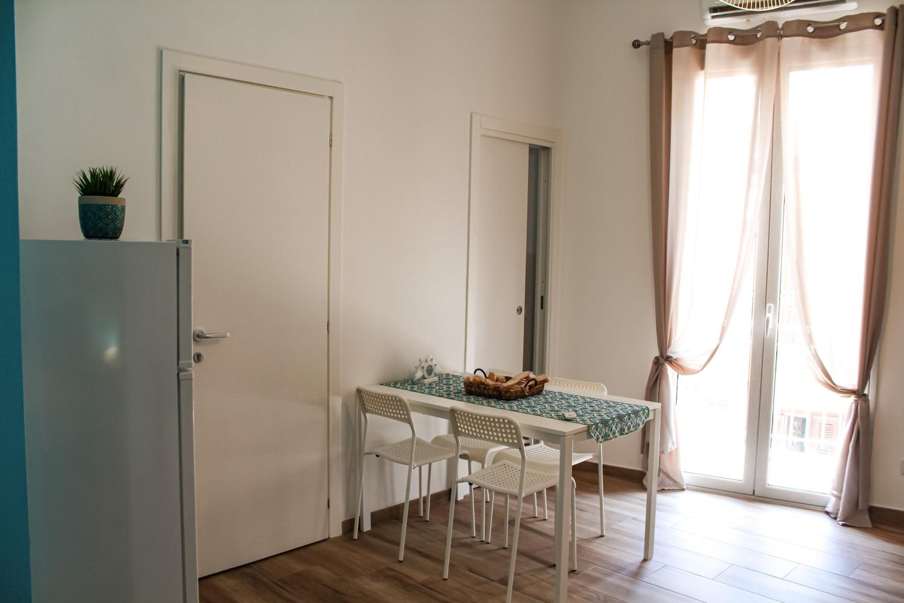 Apartment with Balcony photo 3