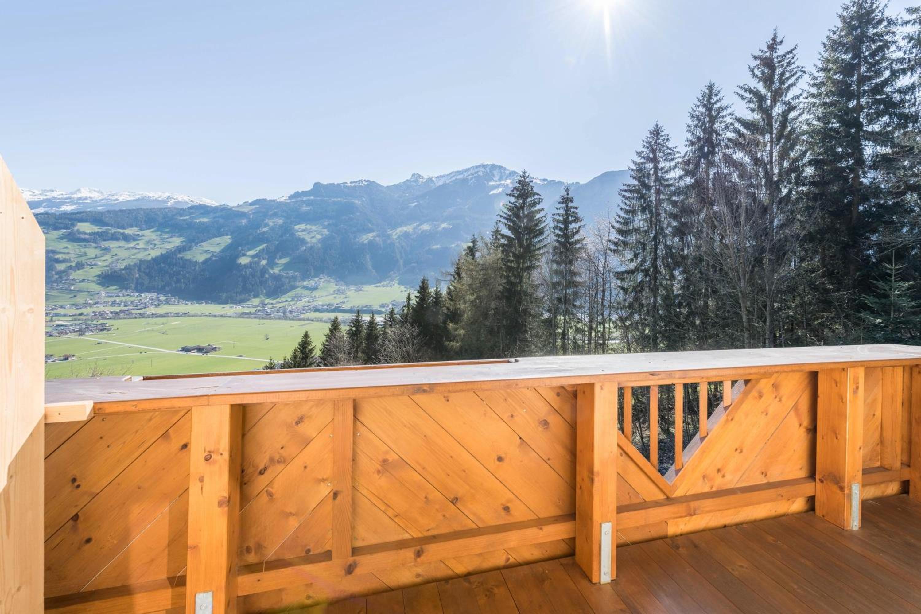 Two-Bedroom Deluxe Apartment with Garden View photo 2