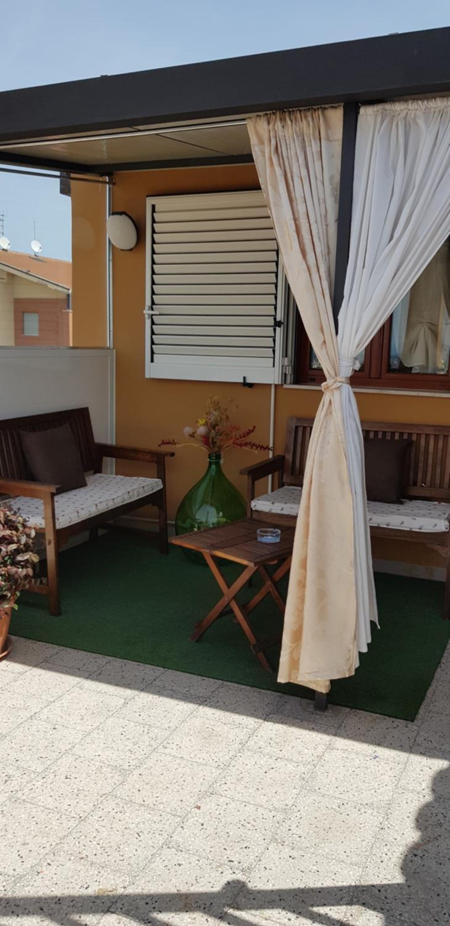 Double Room with Private Bathroom - Photo 24