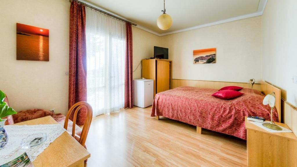 Comfort Triple Room with Balcony and Sea View