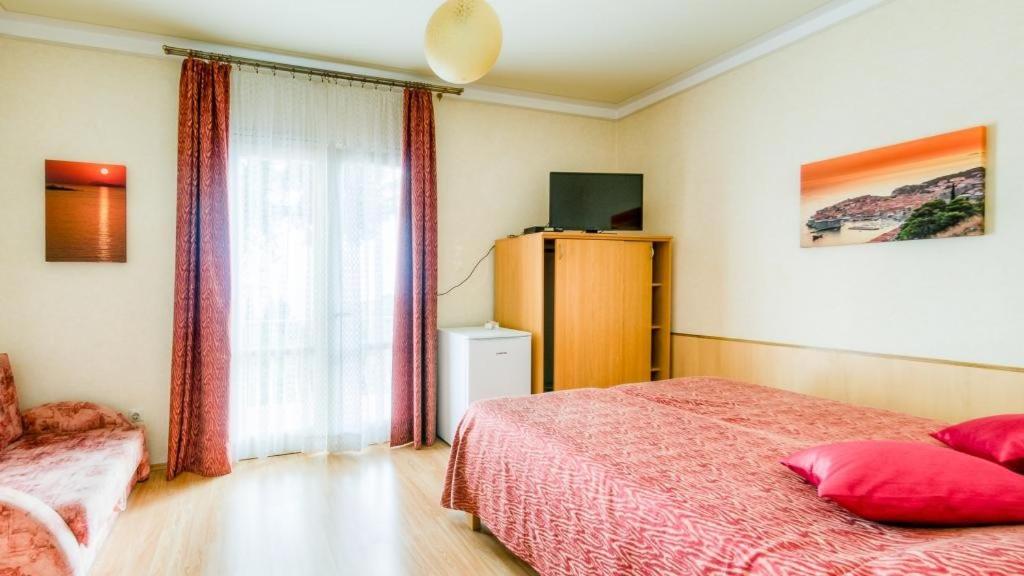 Comfort Triple Room with Balcony and Sea View photo 3