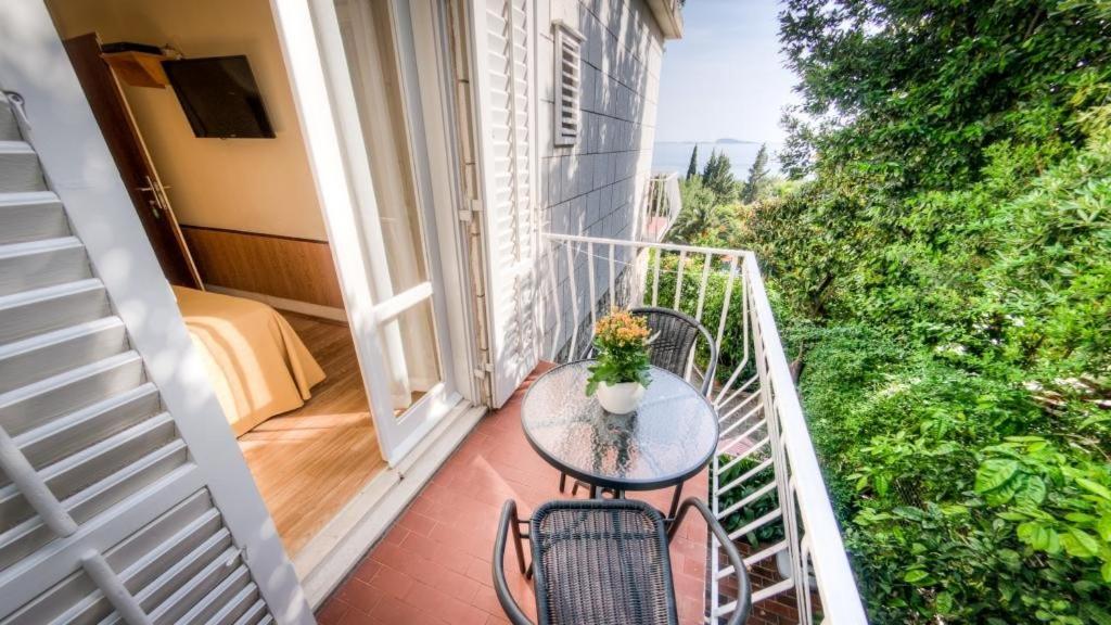 Superior Double or Twin Room with Balcony and Sea View photo 2