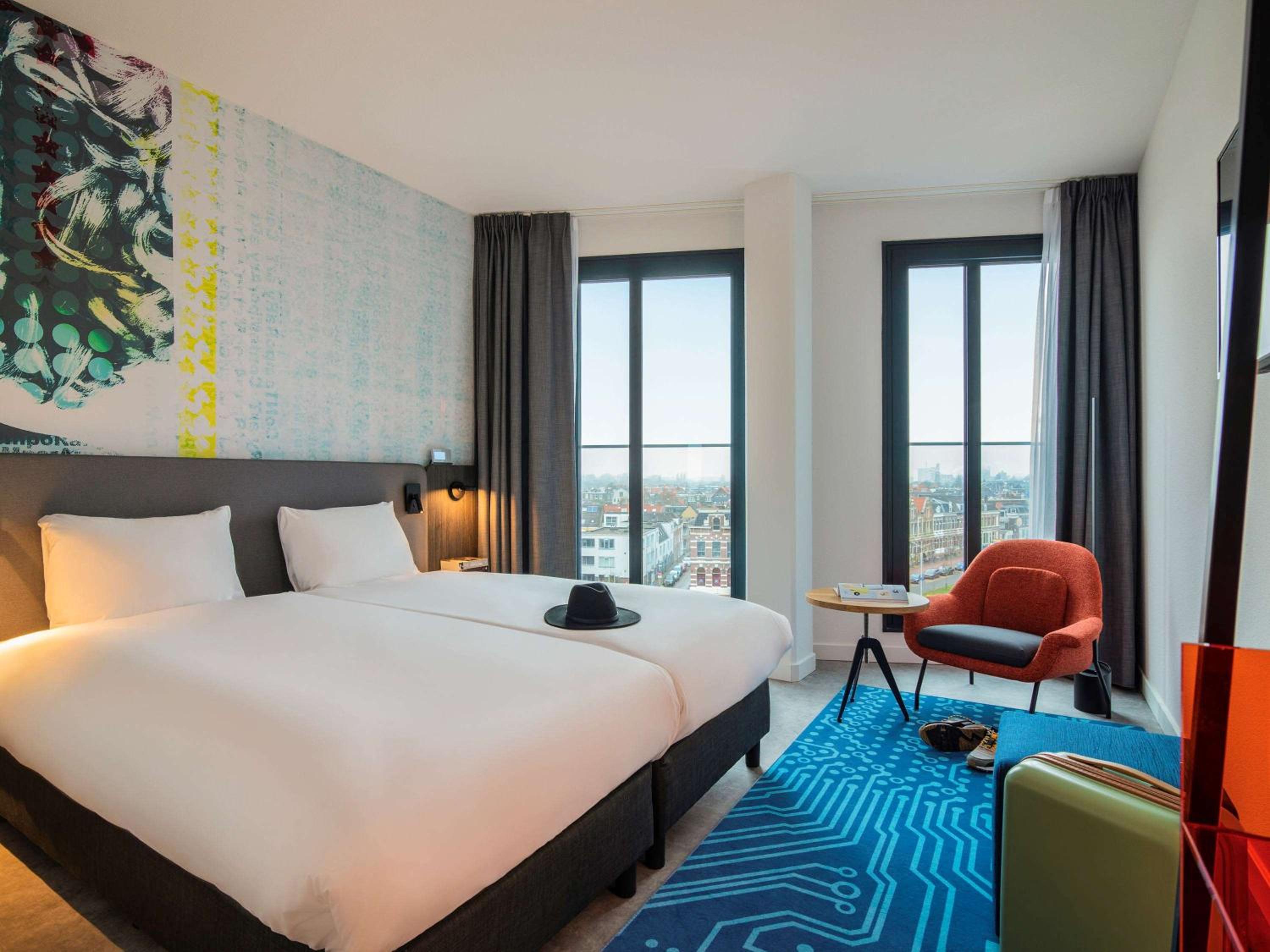Standard Double Room with patio view - Photo 4