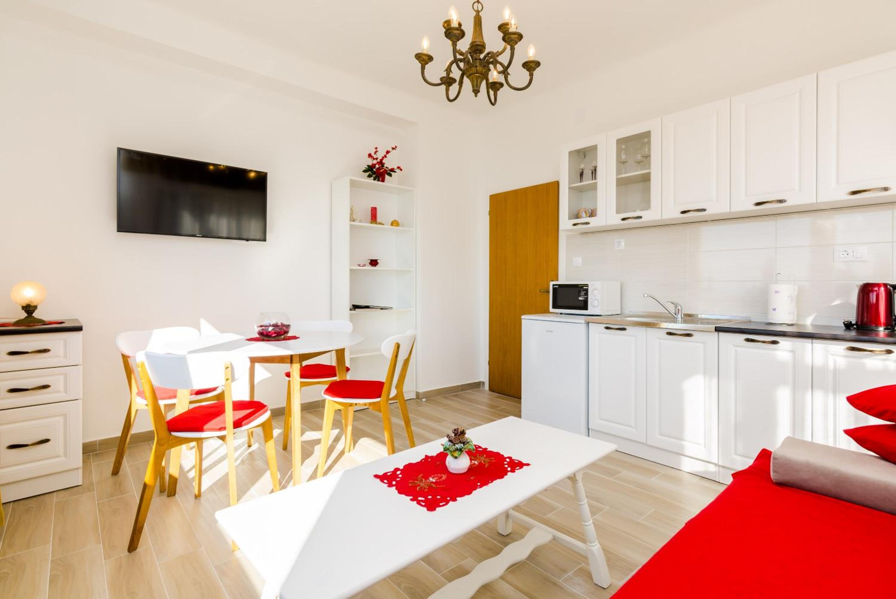 One Bedroom Suite with Sea View photo 2