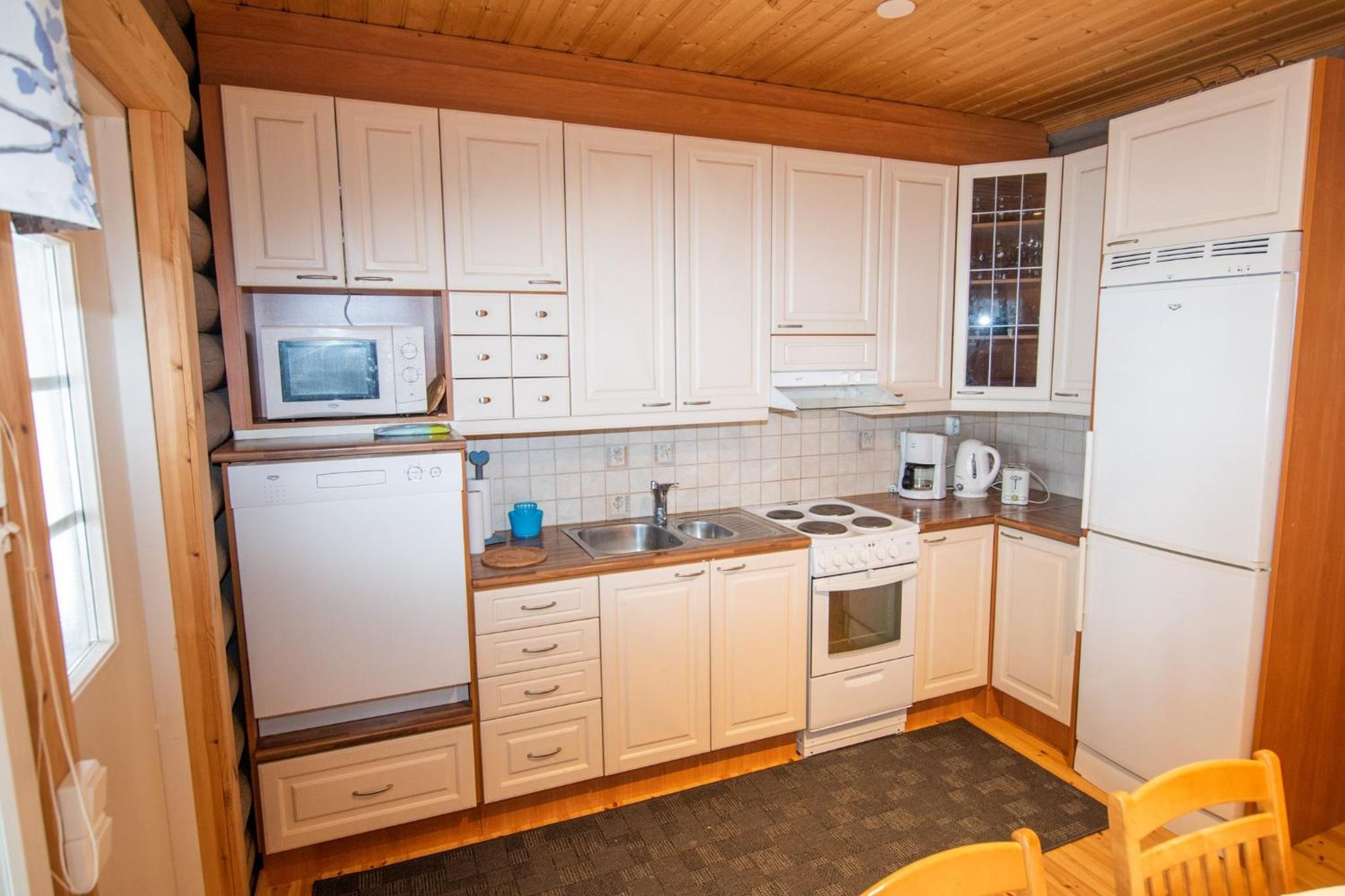 Three-Bedroom Cottage with Sauna - Photo 10