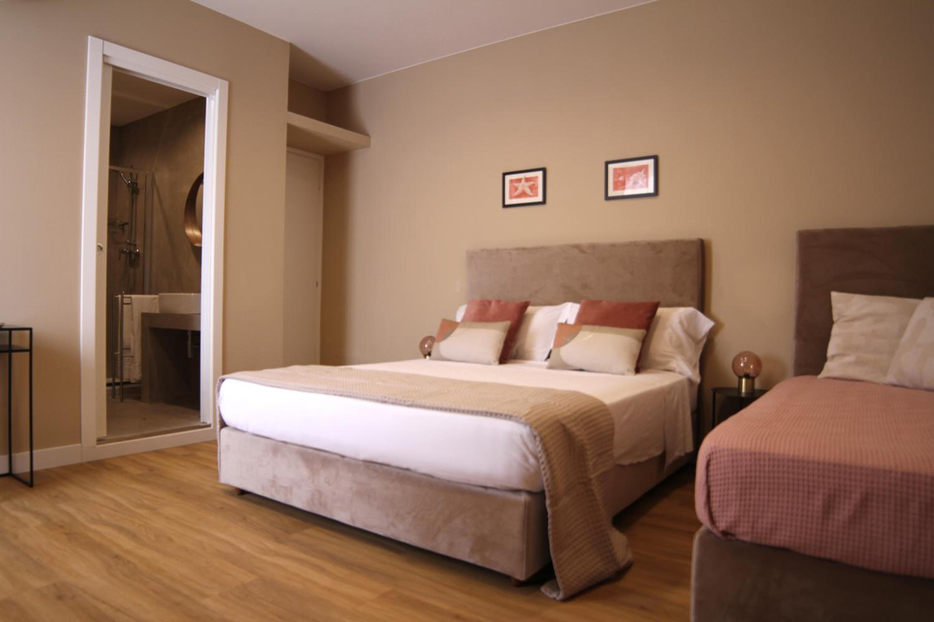 Double Room with Extra Bed photo 1