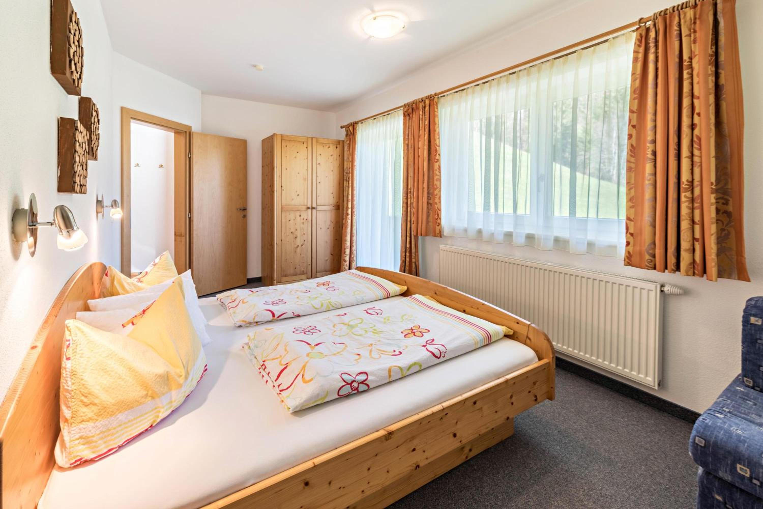 Two-Bedroom Deluxe Apartment with Balcony photo 3
